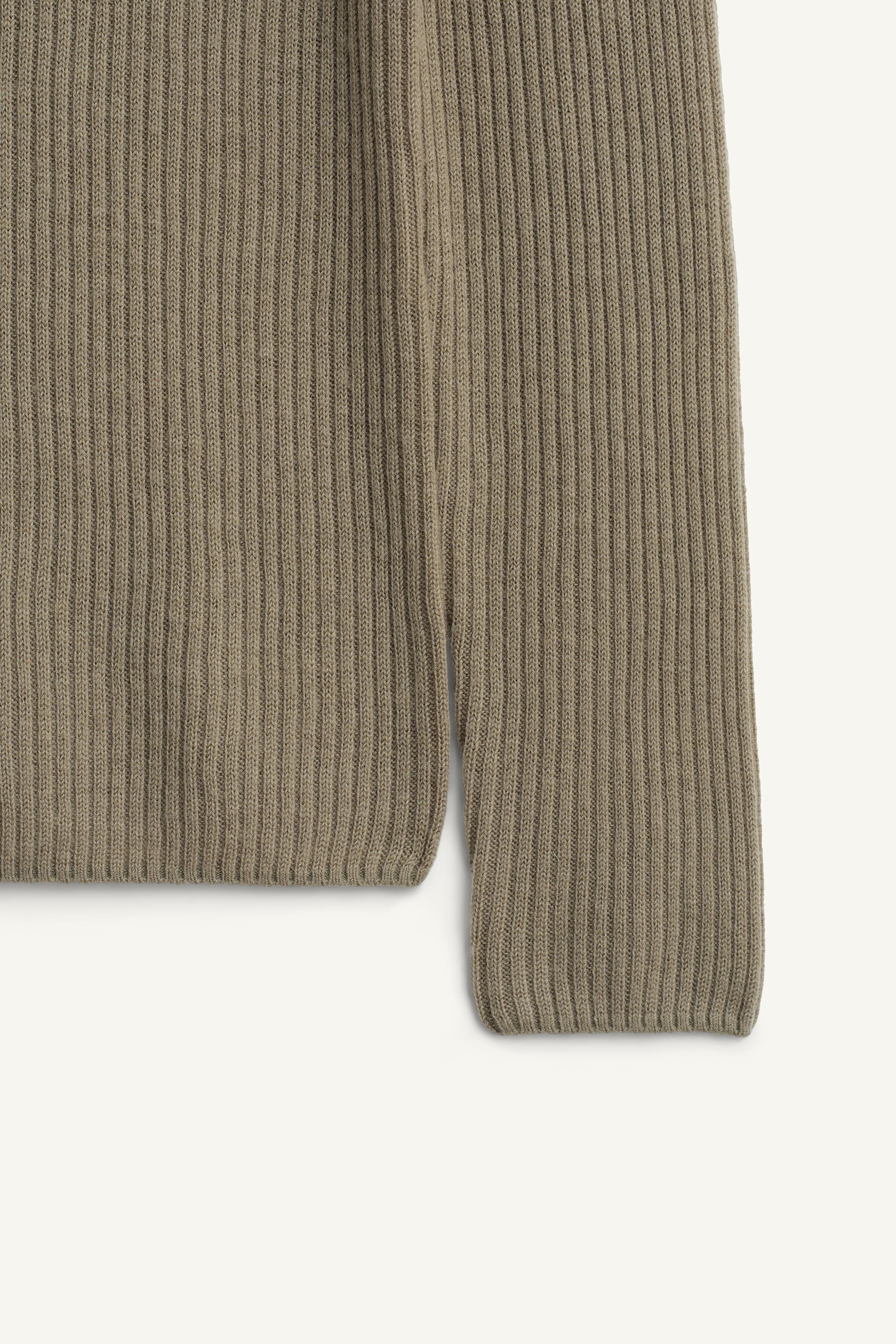 100% WOOL TURTLENECK JUMPER LIMITED EDITION