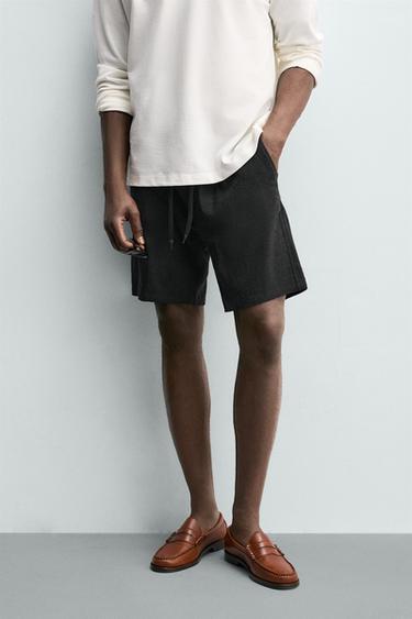 VISCOSE/LINEN RELAXED FIT BERMUDA SHORTS - Black by Zara