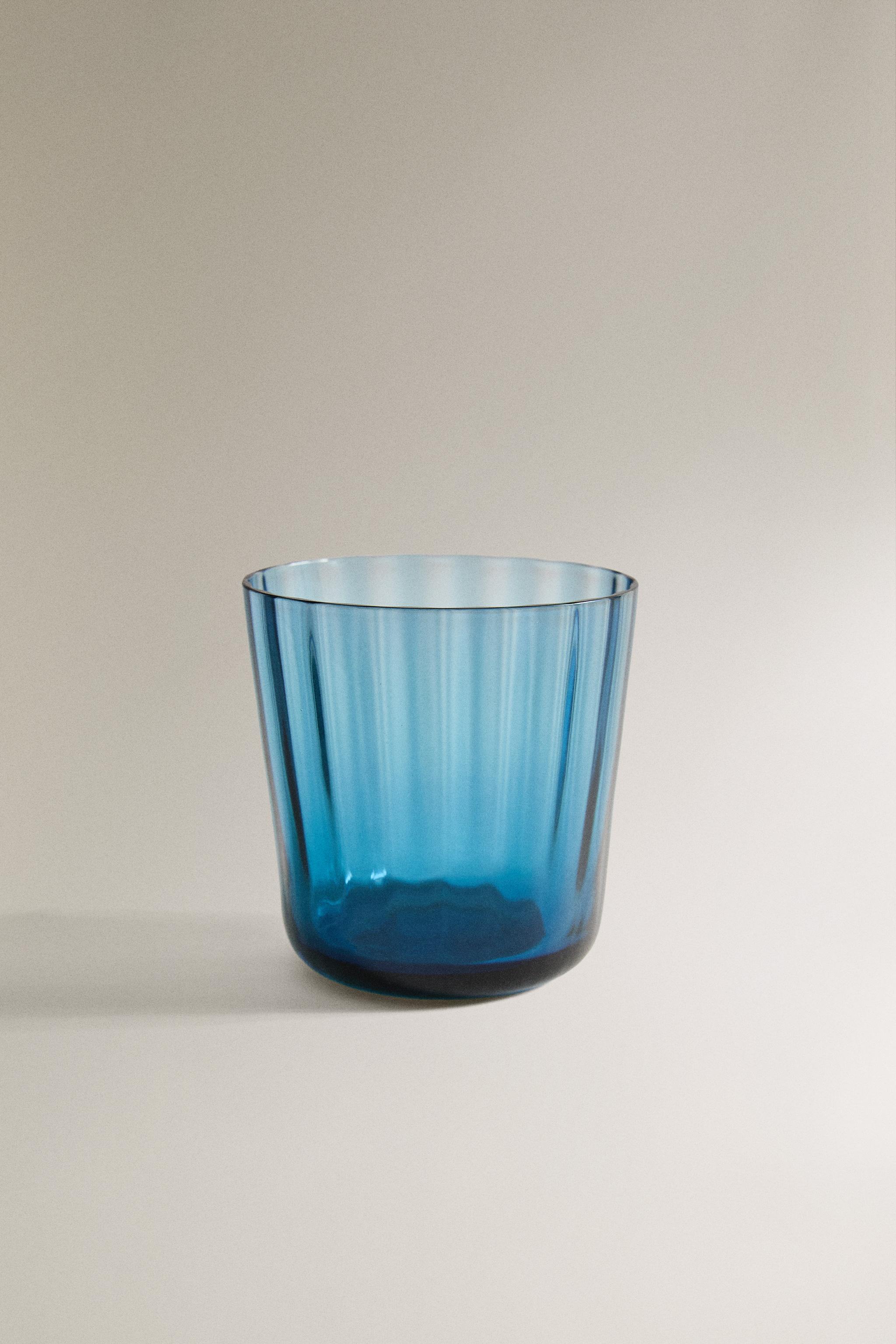 GLASS TUMBLER WITH LINE DESIGN