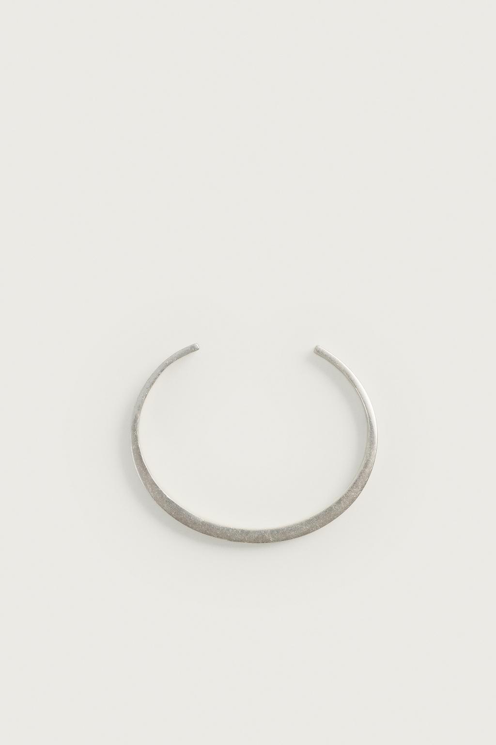 RIGID STONE BRACELET