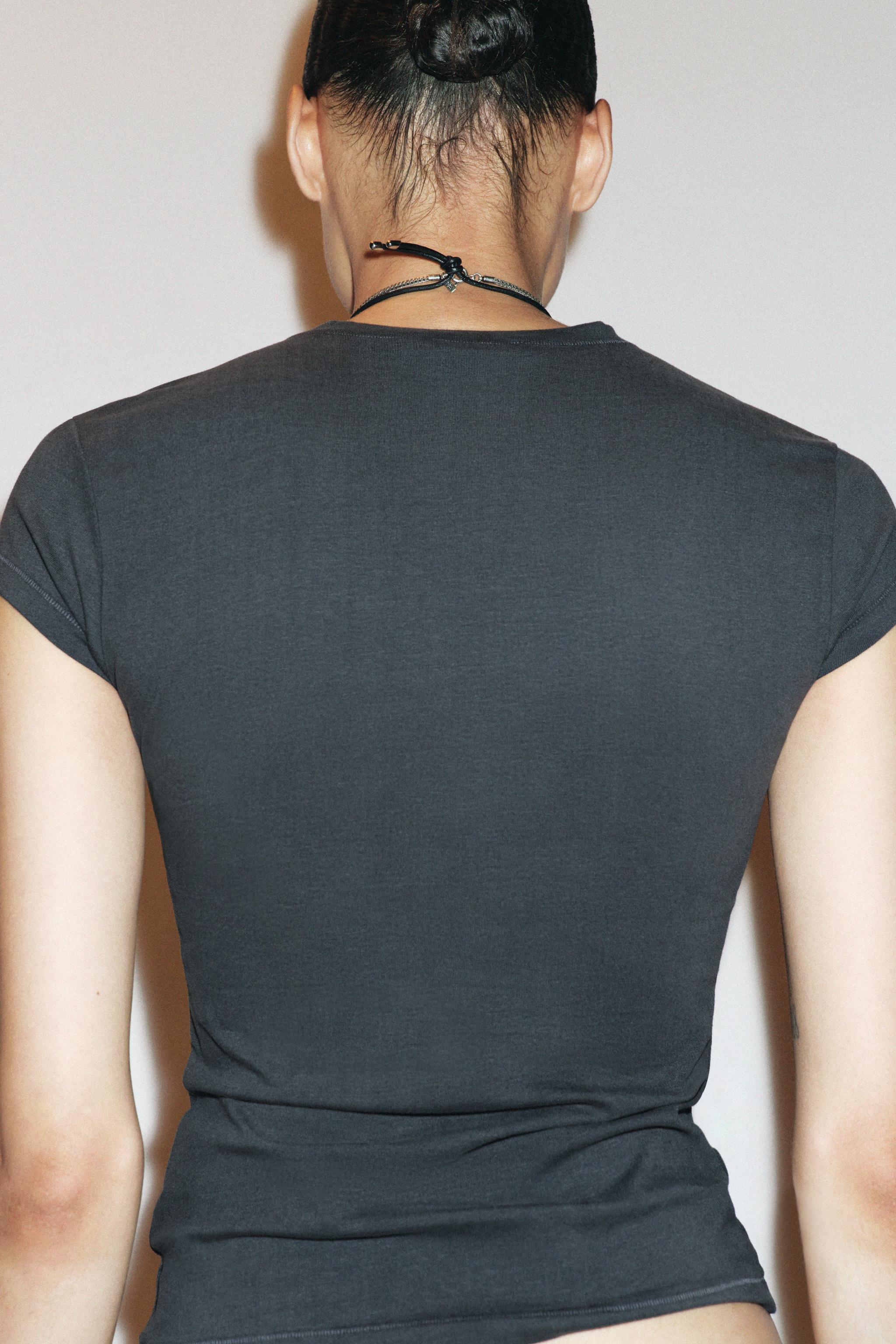 SLIM FIT SHORT SLEEVE T-SHIRT