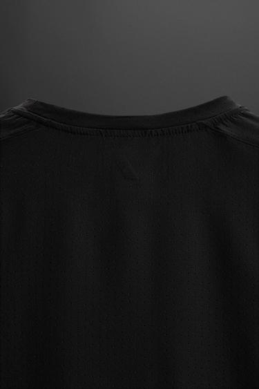 T-SHIRT PERFORÉ À MANCHES LONGUES - Noir de Zara - Image 8
