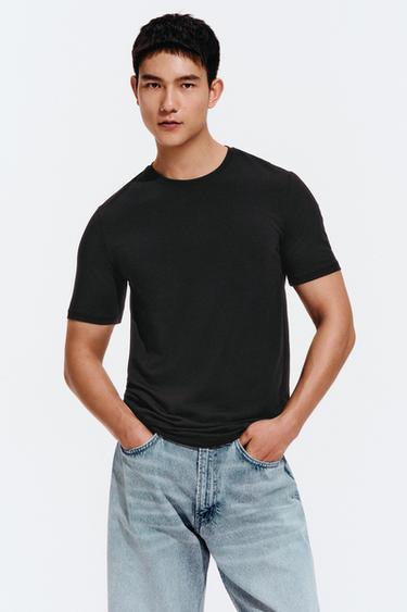 Zara 基本款修身版 T 恤 /01 - 黑色