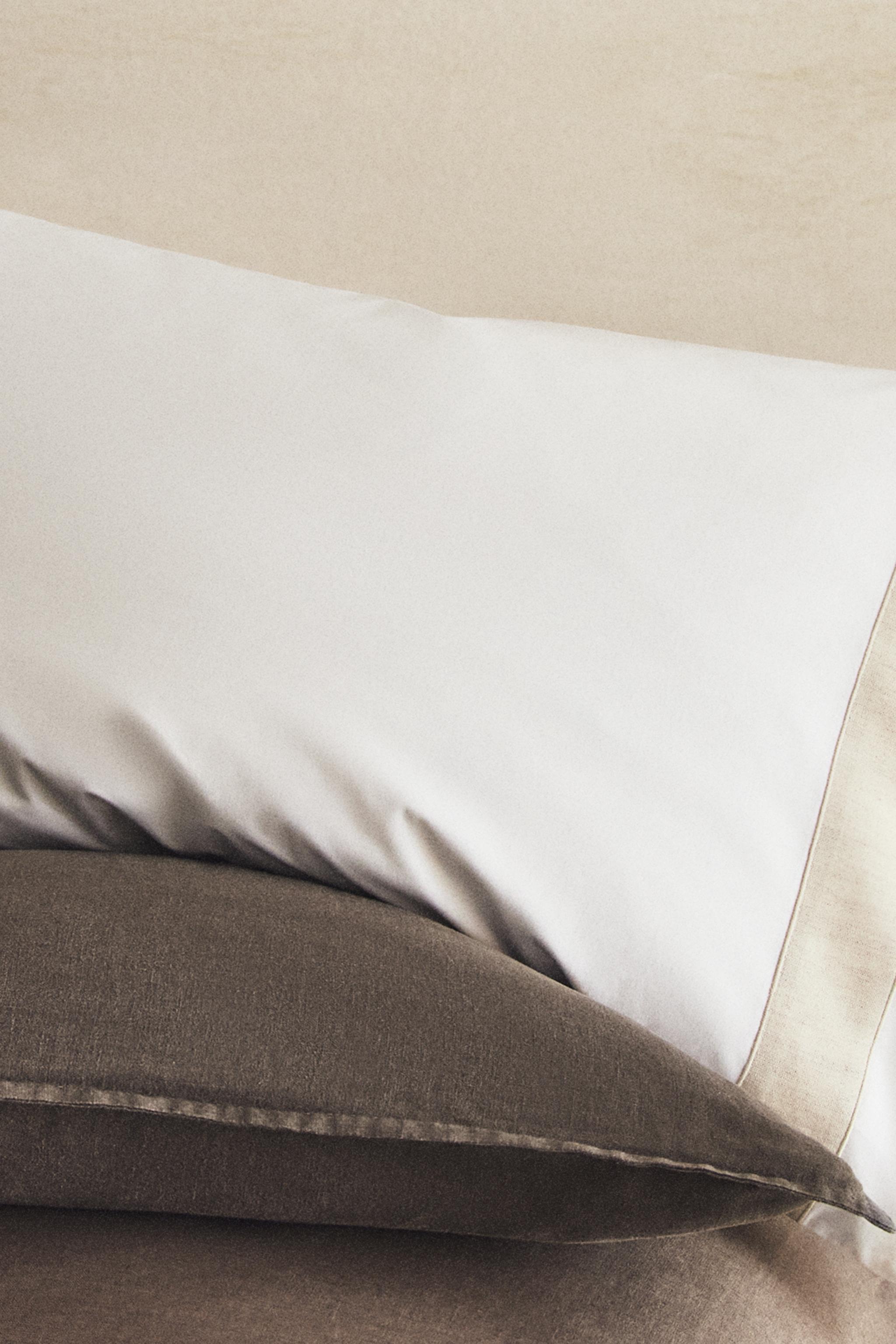PILLOWCASE WITH LINEN BORDER