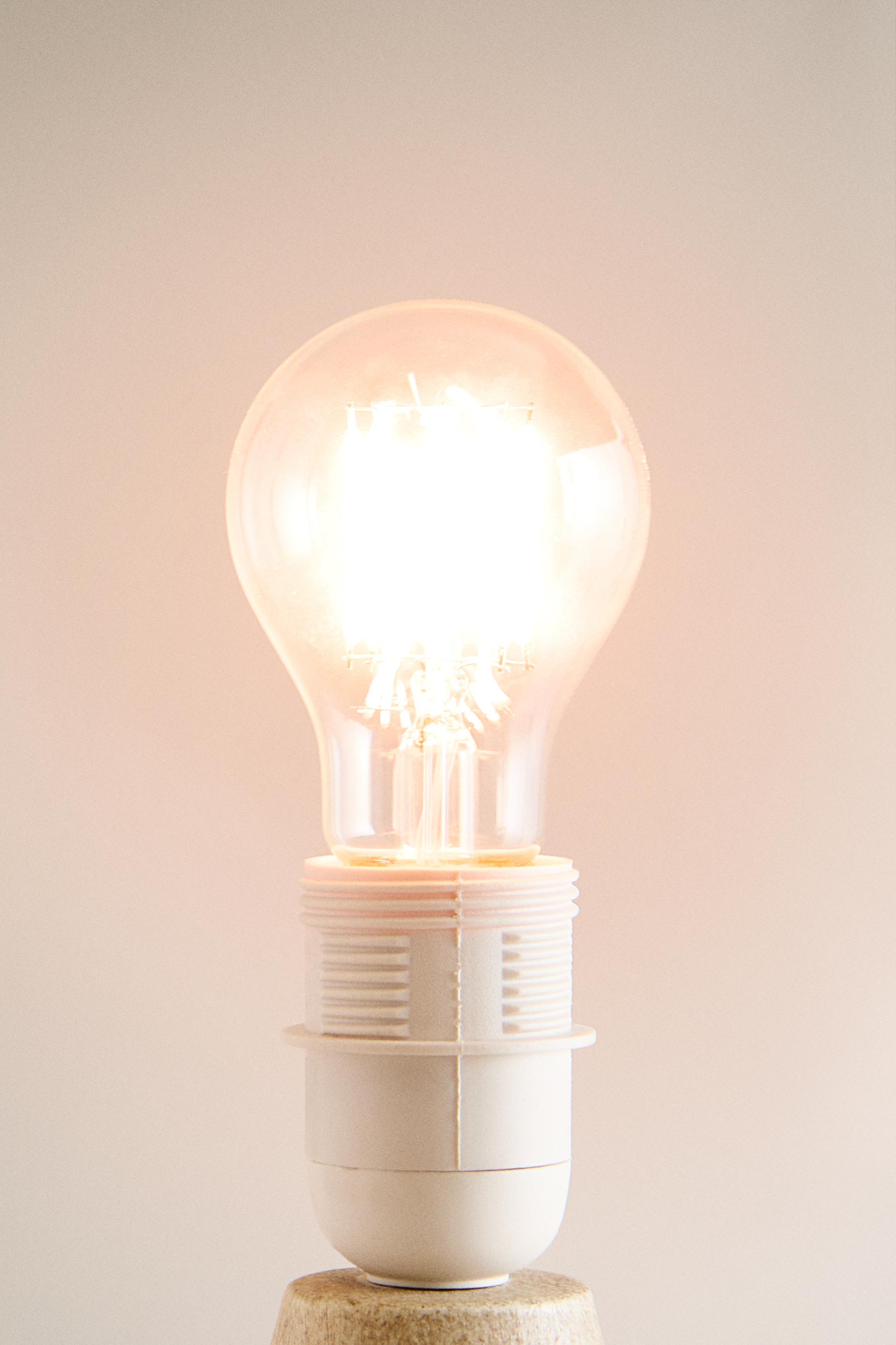 LED BULB 2500 K TALA | E27 — Multicolored