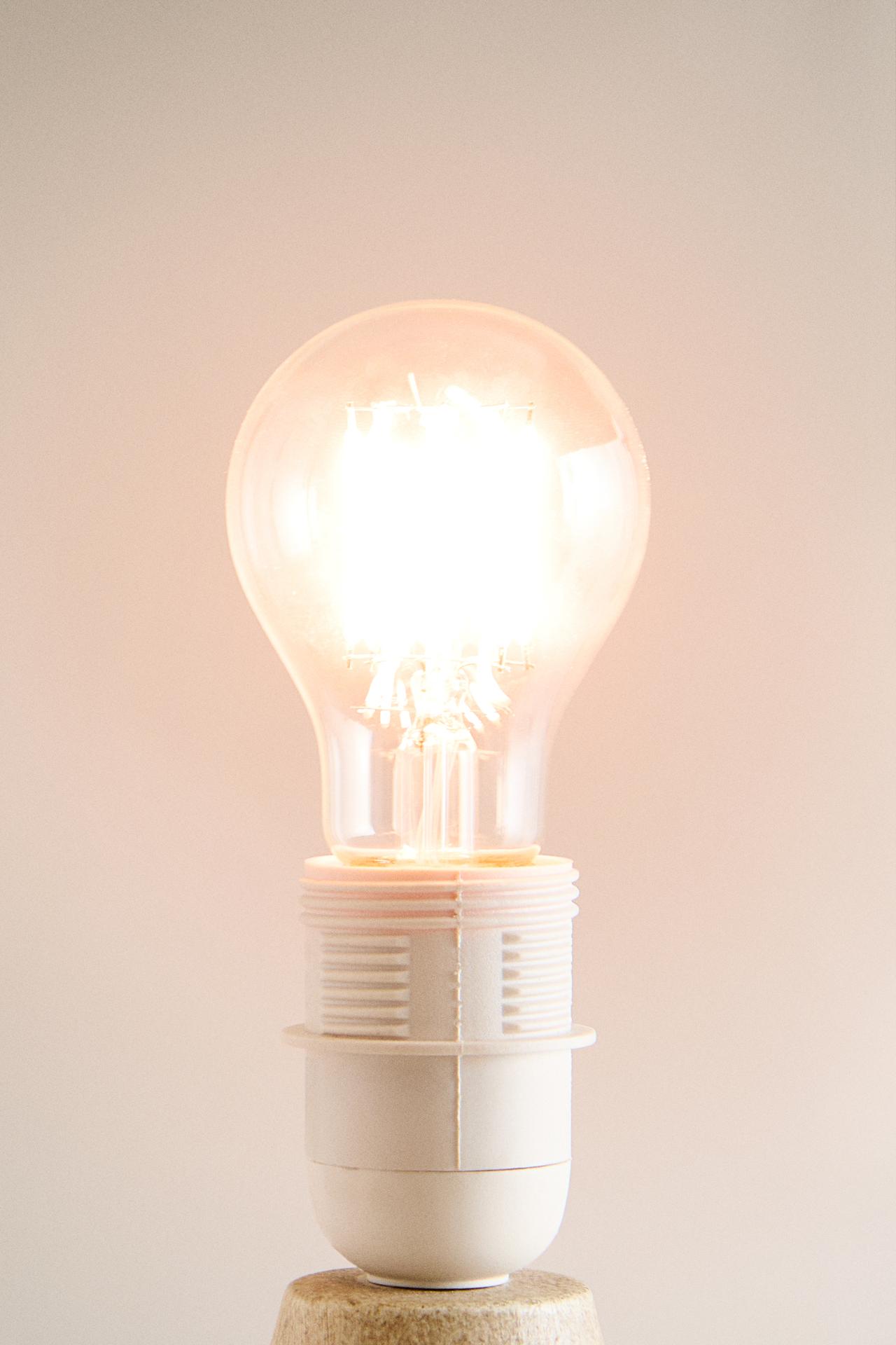 LED BULB 2500 K TALA | E27 — Multicolored