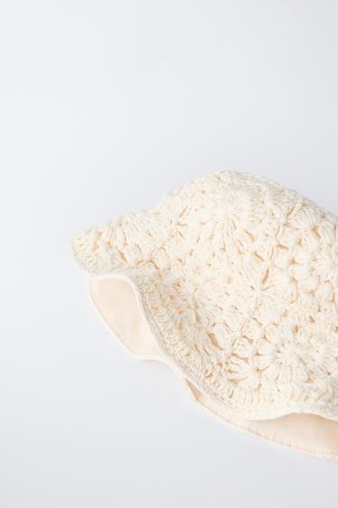BONNET CROCHET FLEURS RÉVERSIBLE - Écru de Zara - Image 1