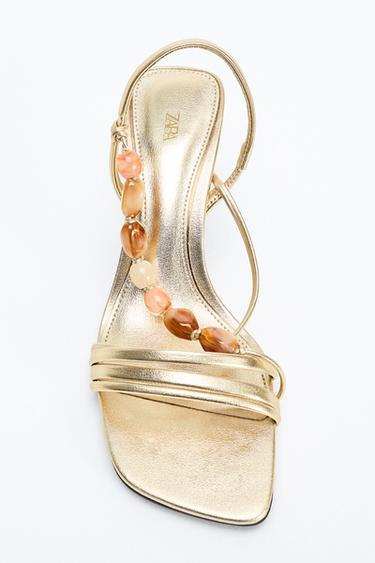 صندل مُمعدن بتفصيل أحجار - ذهبي الخاص بـ Zara