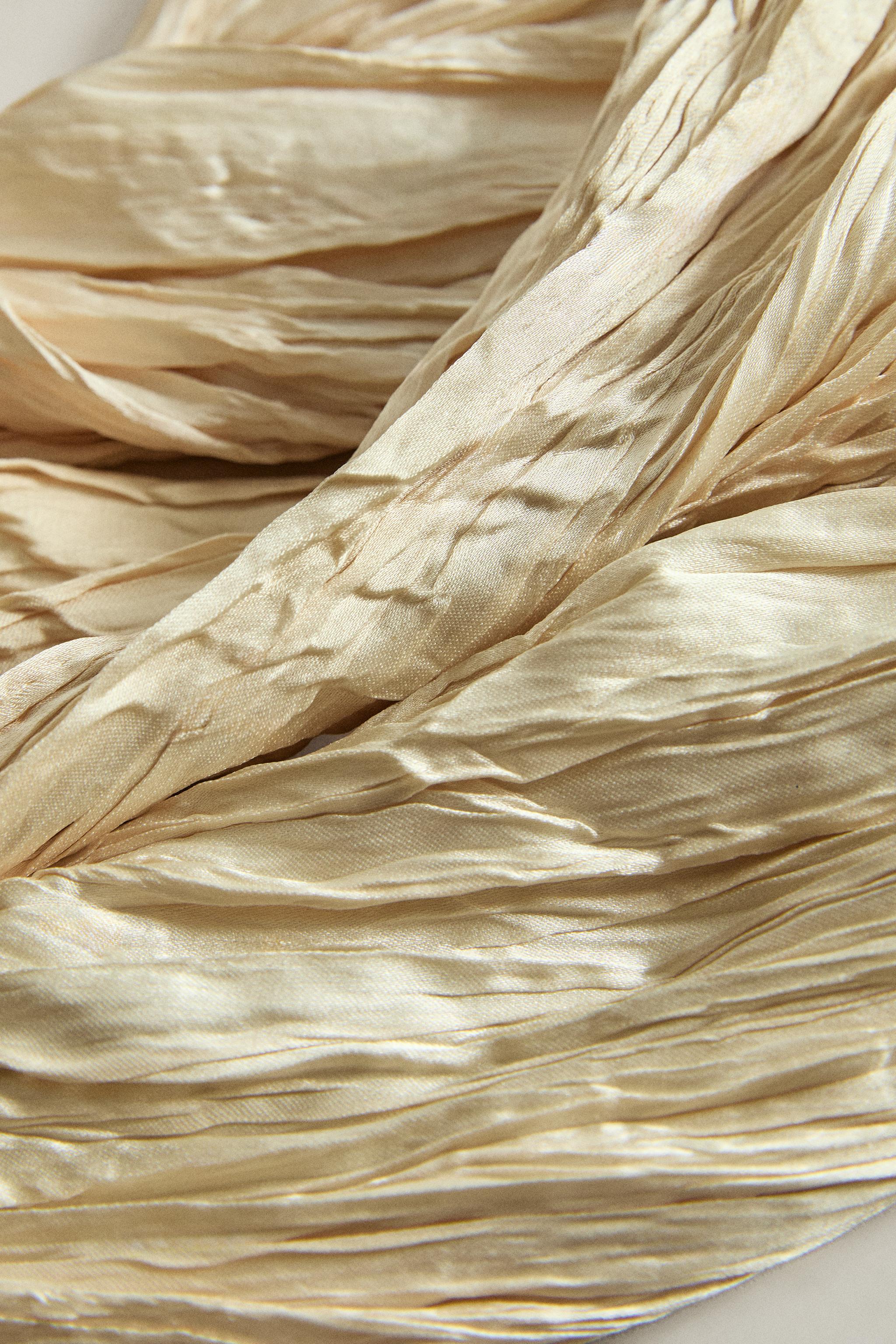 PLEATED CHRISTMAS GARLAND (250 CM)
