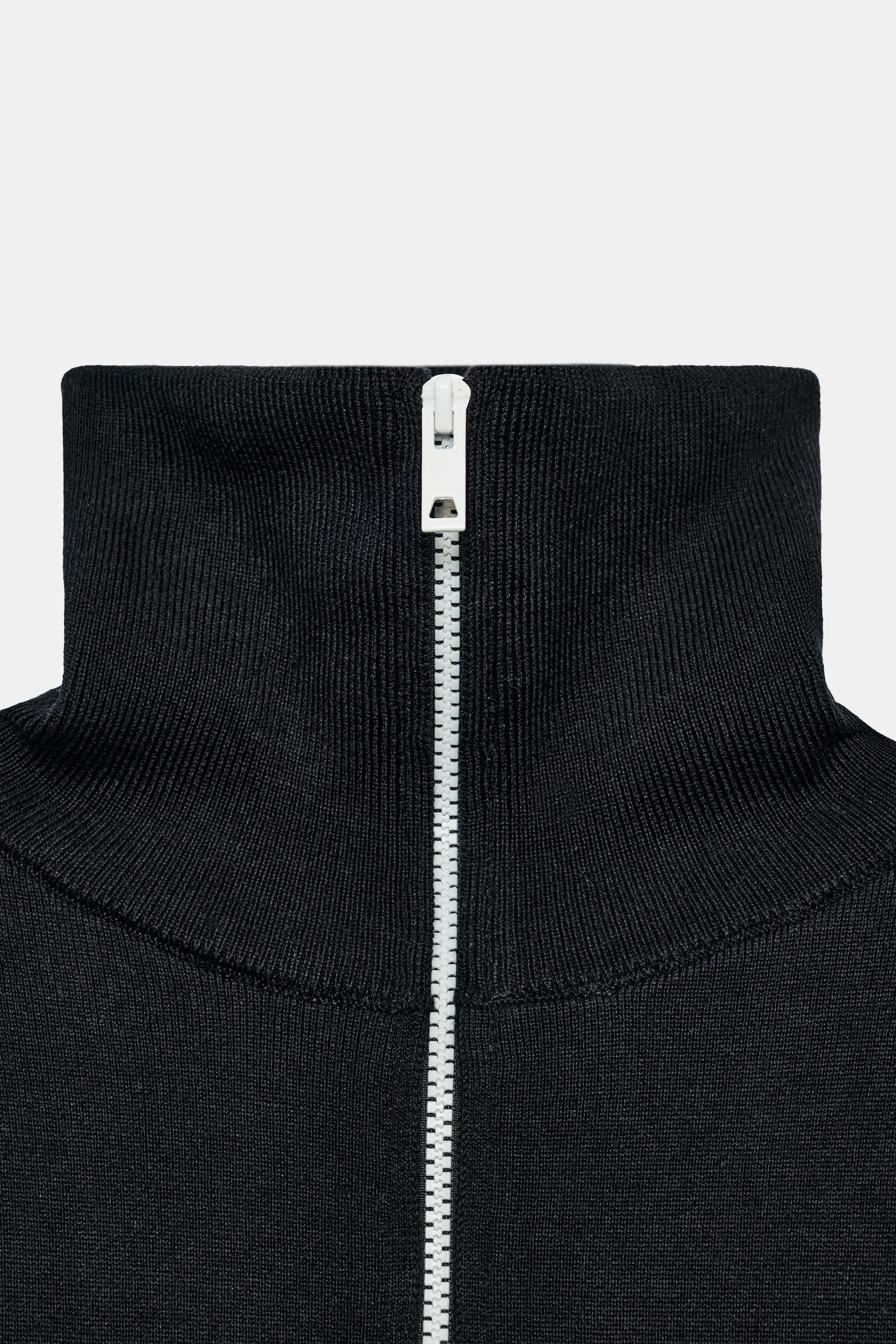 OVERSIZED ZIP-UP KNIT SWEATER