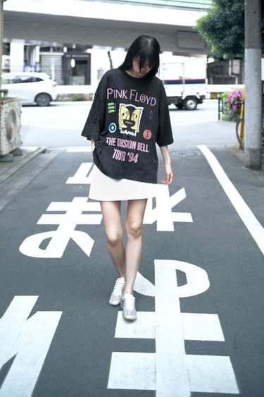 PINK FLOYD ウォッシュド加工Ｔシャツカーボングレー0ZaraのPINK FLOYD ウォッシュド加工Ｔシャツ - カーボングレー - 画像 0