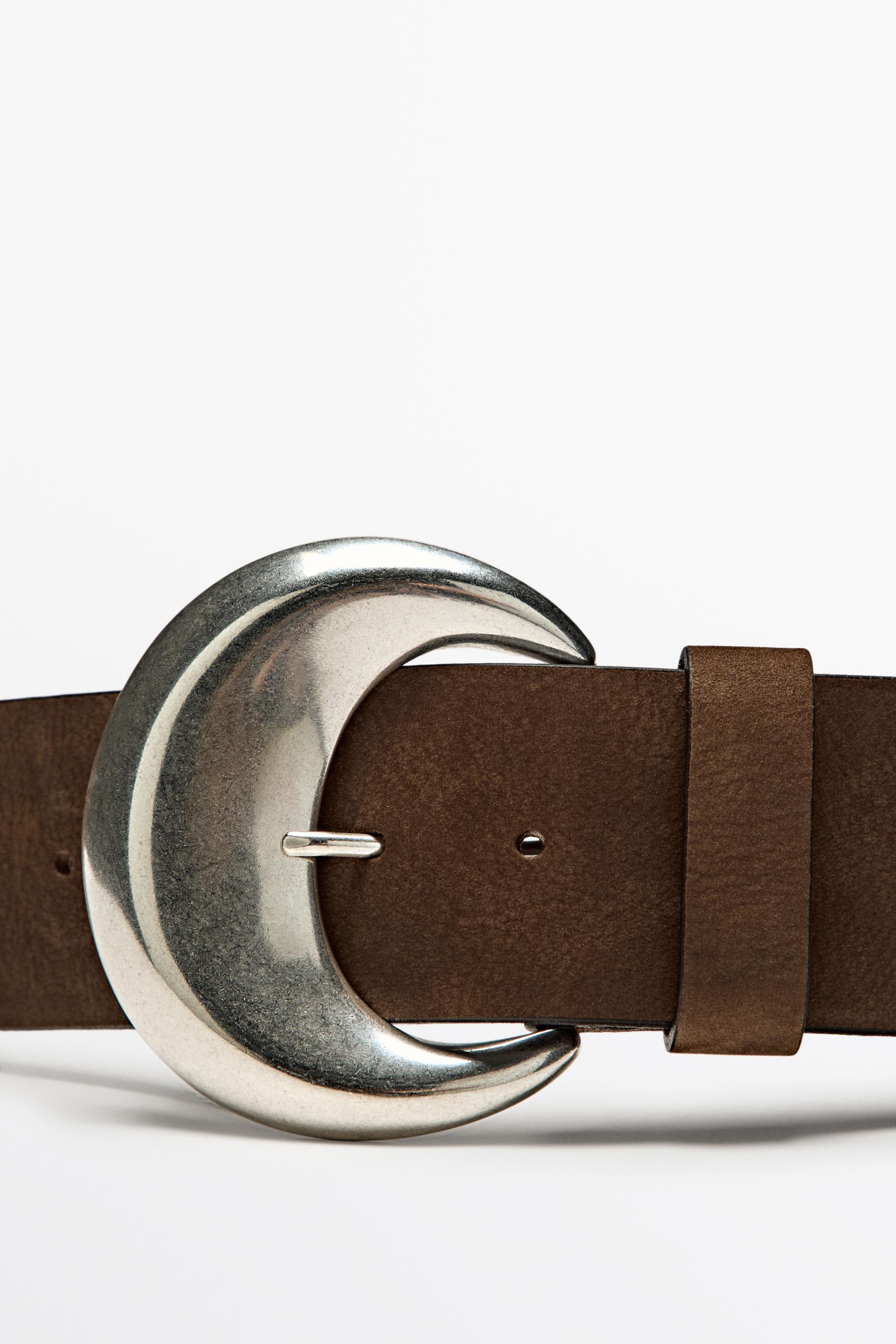 Nubuck leather belt with buckle detail