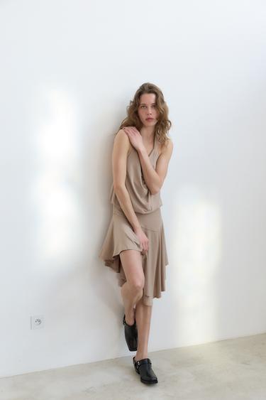 VESTIDO HALTER ESPALDA DESCUBIERTA - Arena de Zara