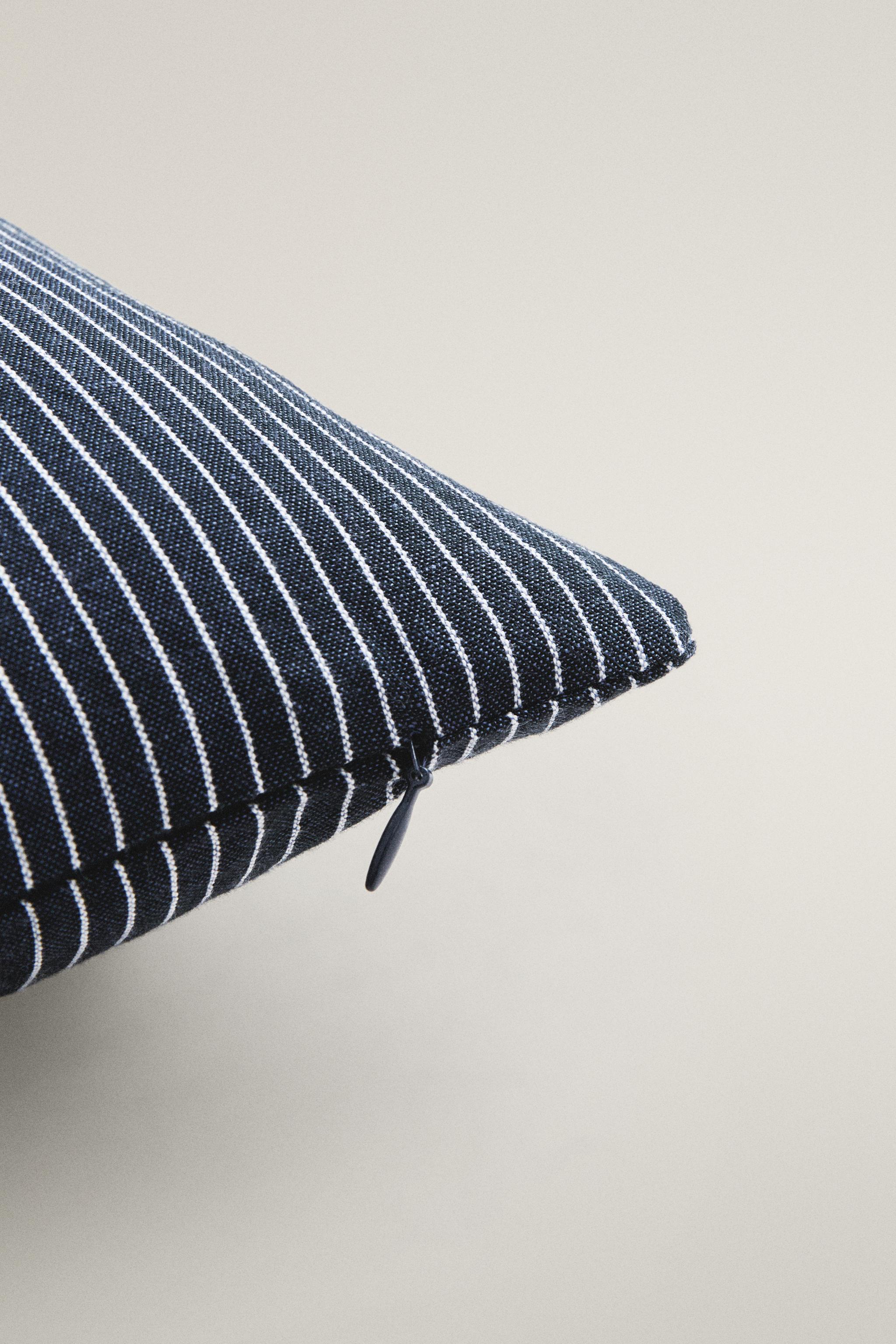 THIN STRIPE THROW PILLOW COVER