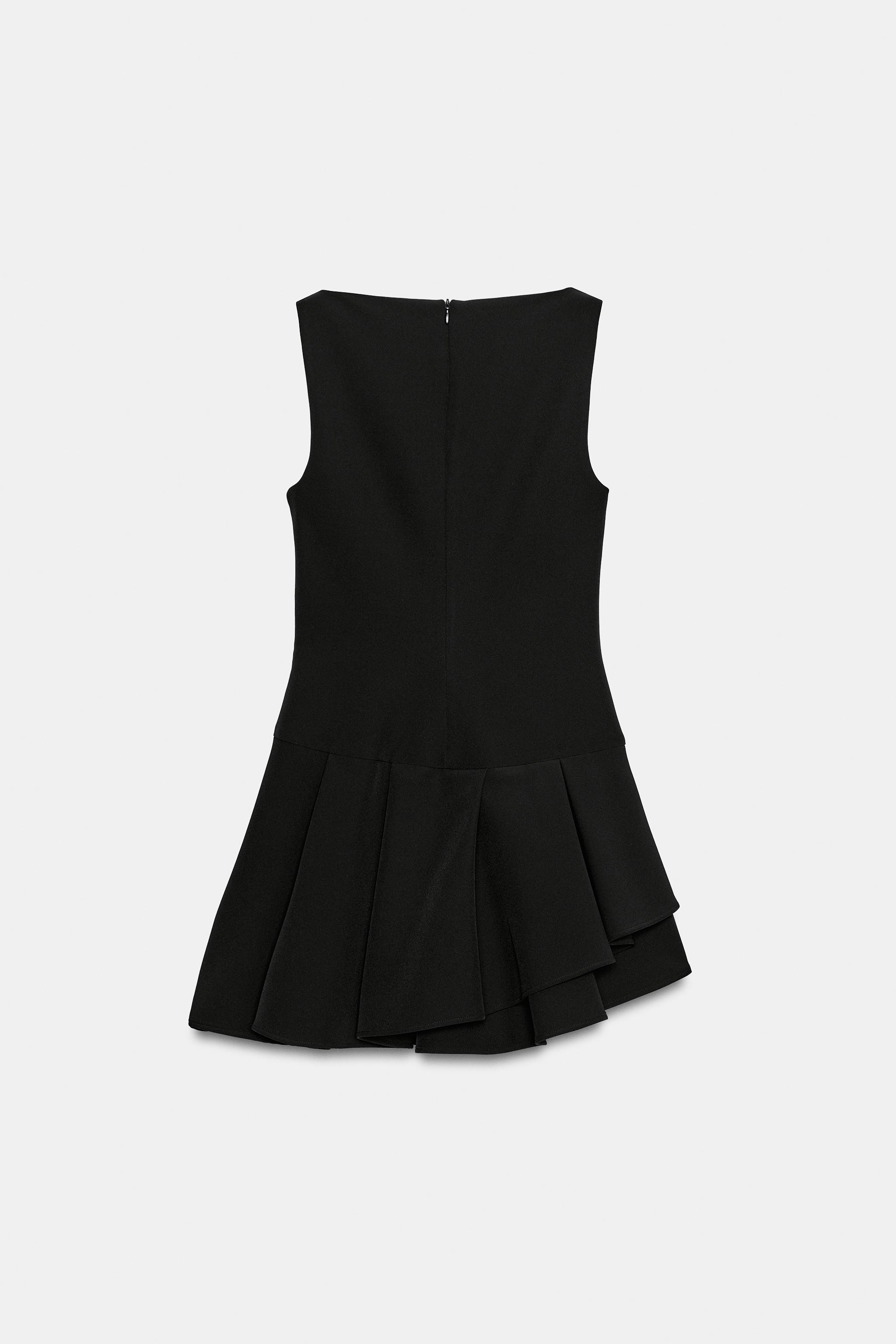 ROBE COURTE À VOLANTS