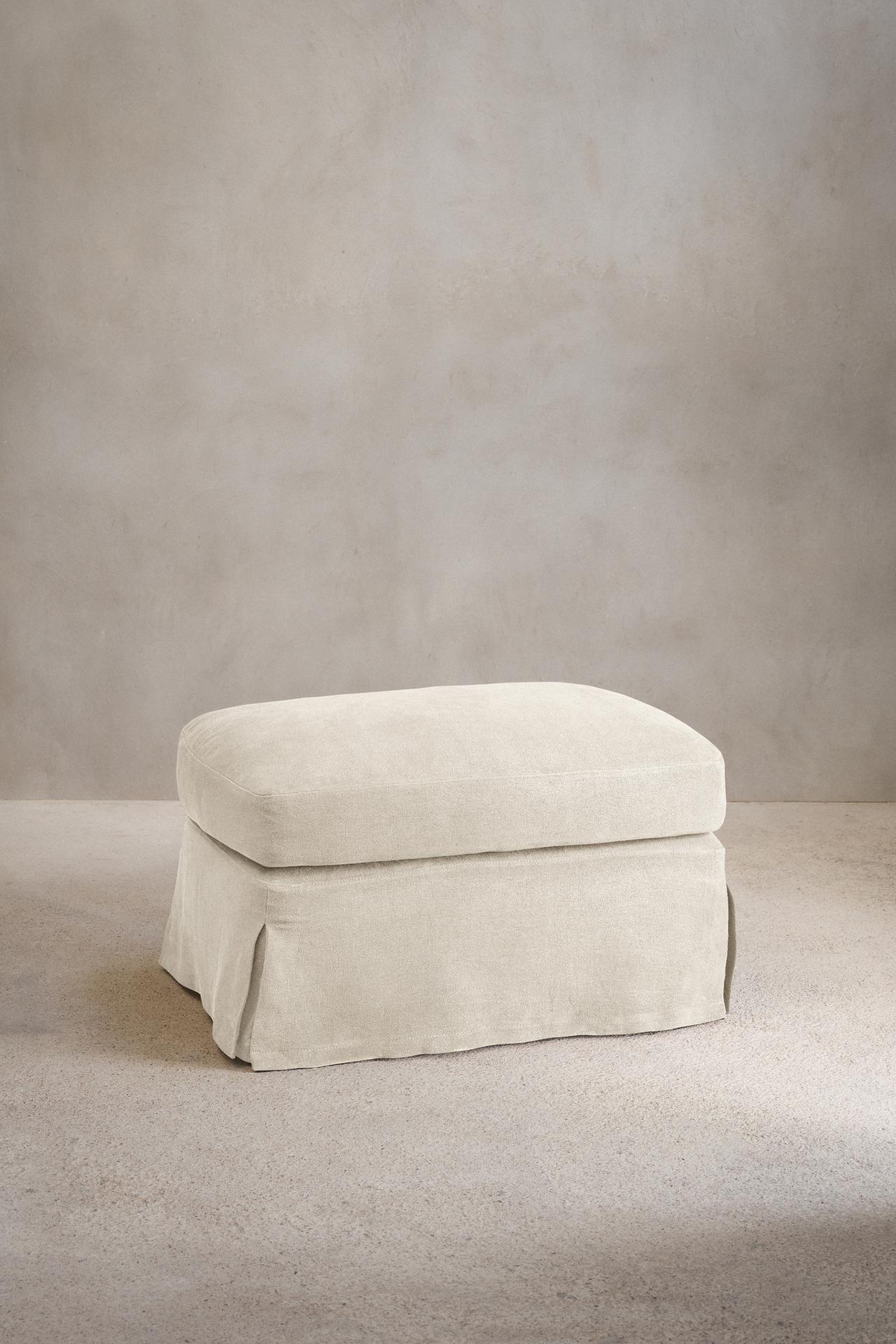 FOOTSTOOL 01 — Light beige