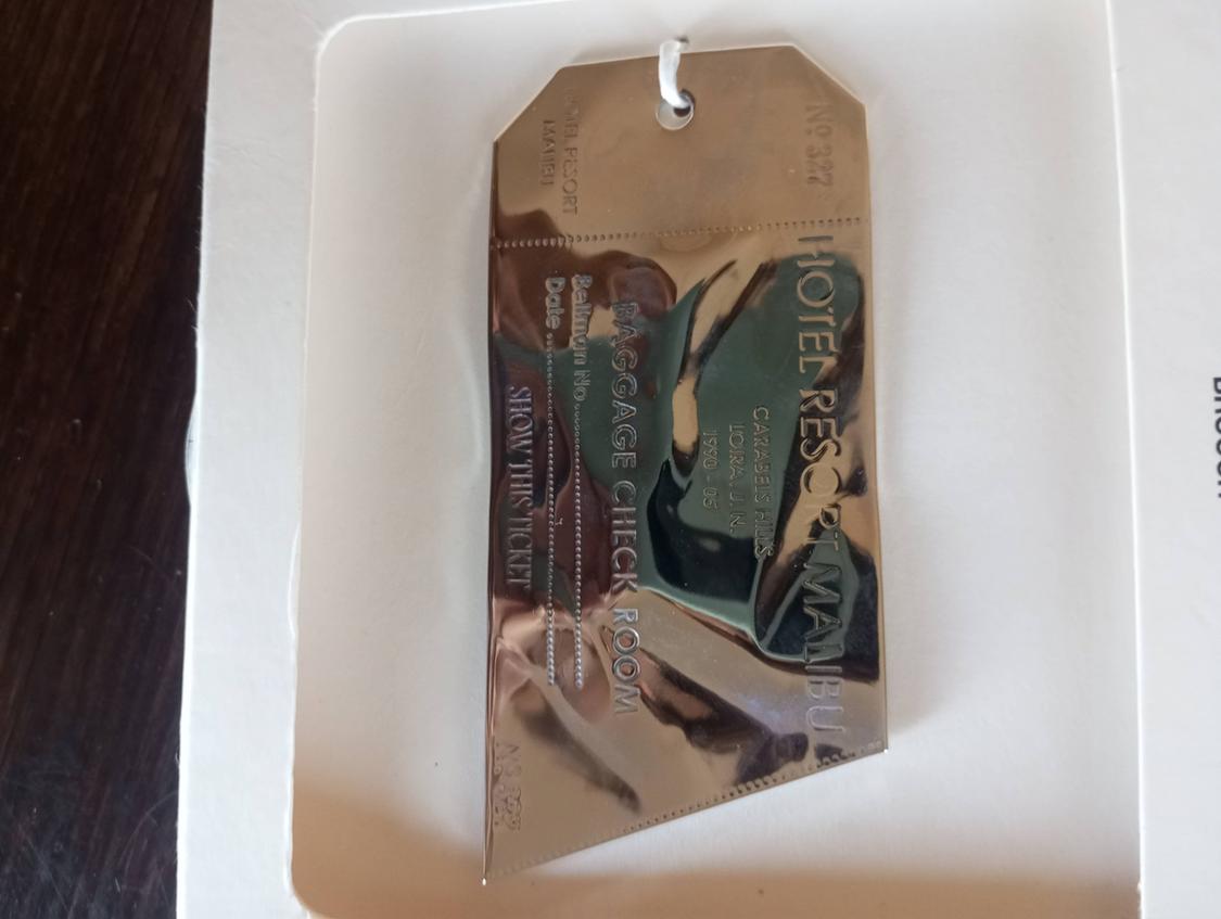 BADGE BROOCH WITH SLOGAN - Image 2
