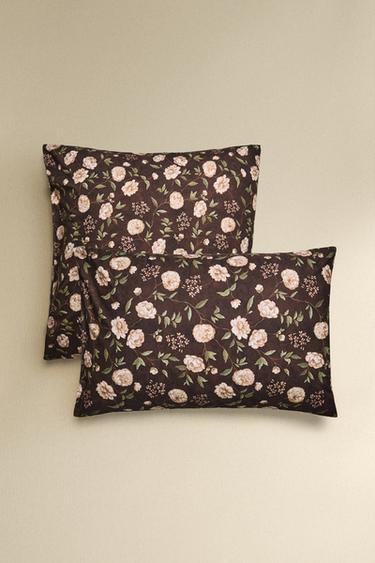 TAIE D’OREILLER IMPRIMÉ FLEURS - Marron de Zara