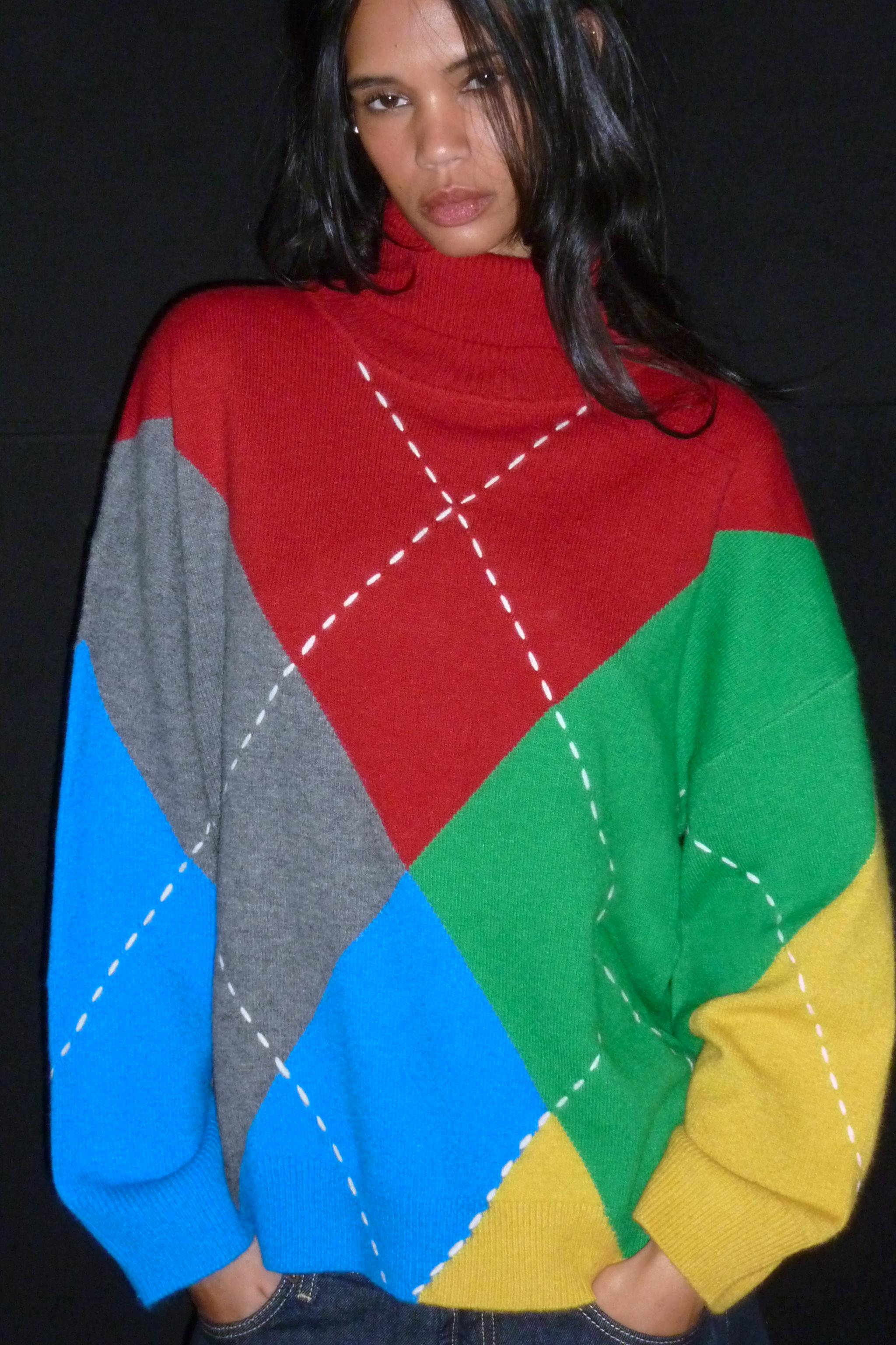 OVERSIZED ARGYLE KNIT SWEATER