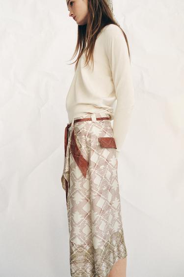 Zara FLUIDNE BERMUDE S UZORKOM ZW COLLECTION – Ekru