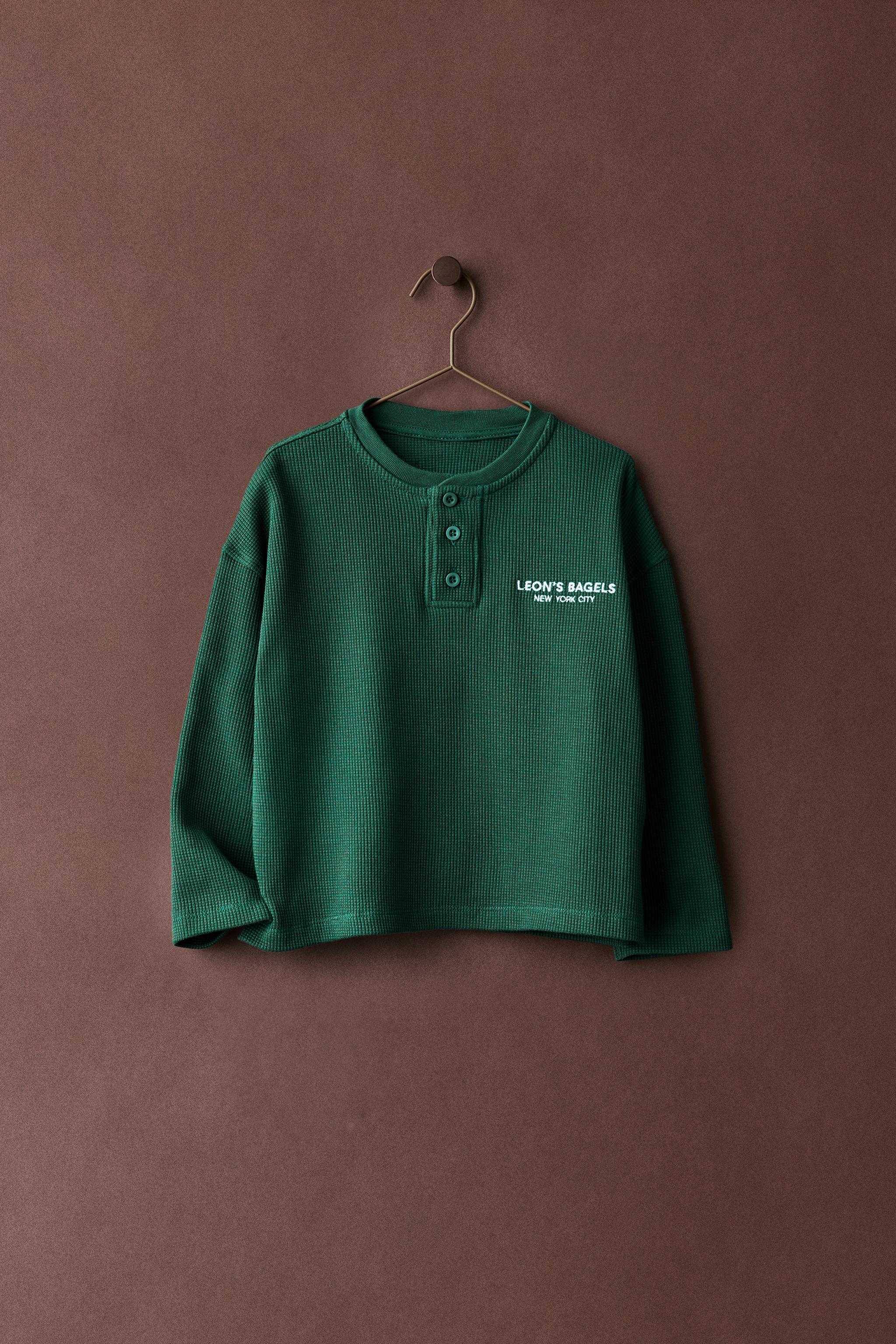 LEON'S BAGELS ® EMBROIDERED WAFFLE T-SHIRT — Green