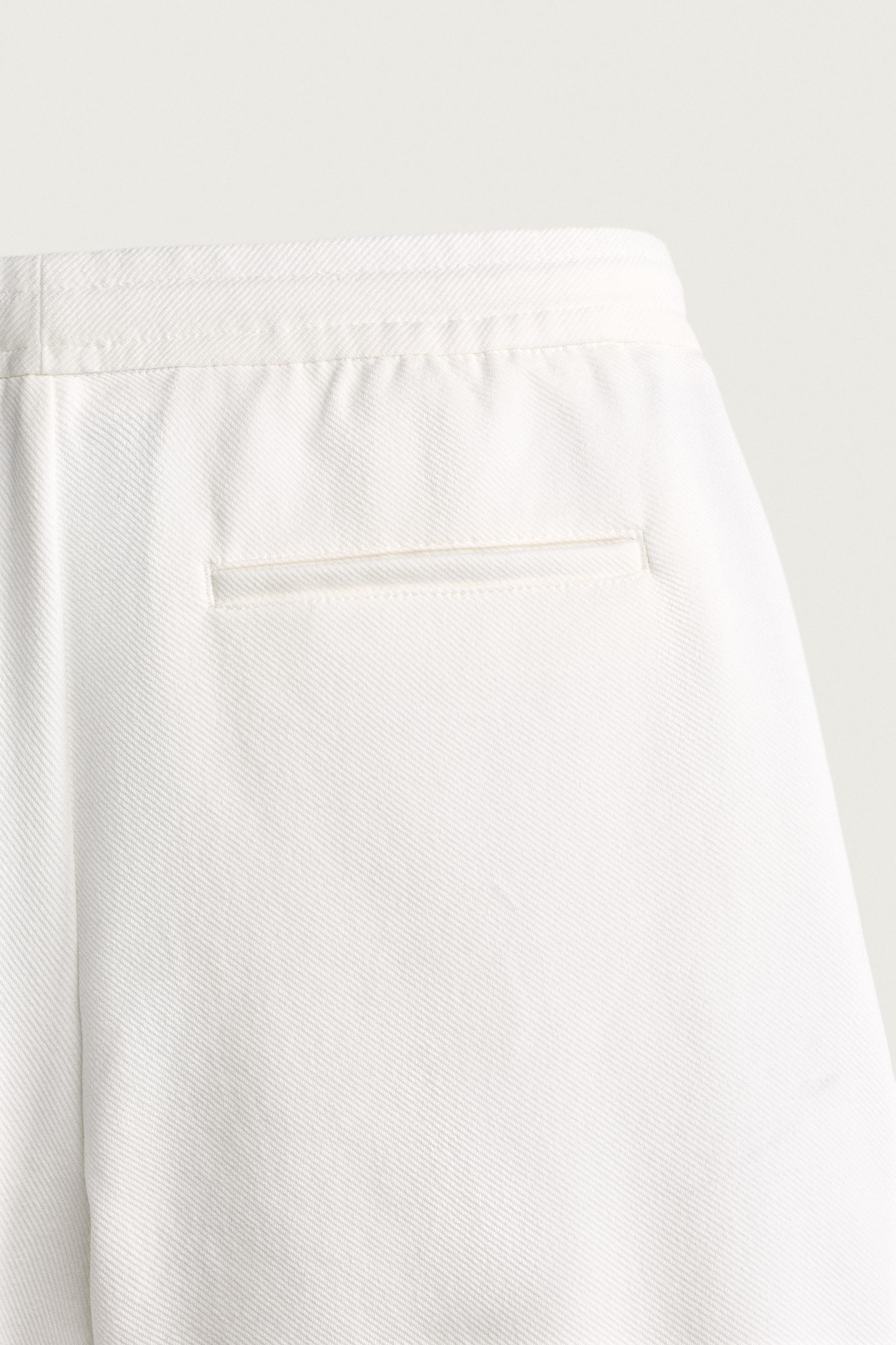 BERMUDA REGULAR FIT CONFORT