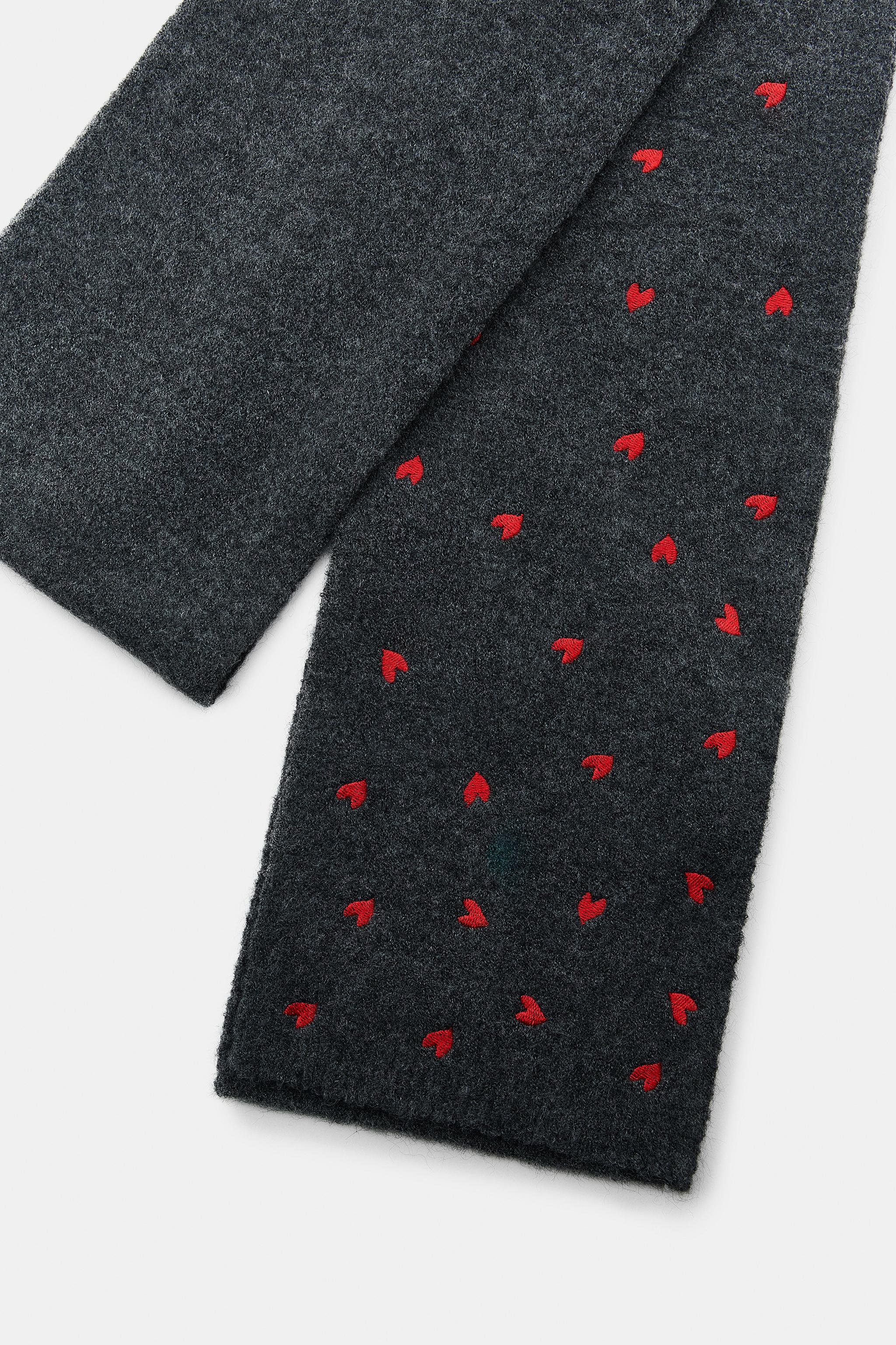 KNIT SCARF WITH EMBROIDERED HEARTS