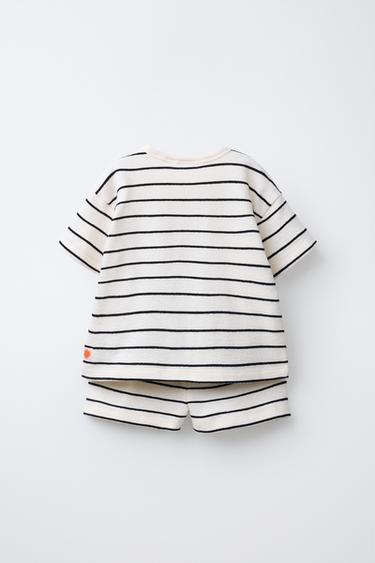 ENSEMBLE DE JOGGING T-SHIRT ET BERMUDA À RAYURES - Écru de Zara - Image 1
