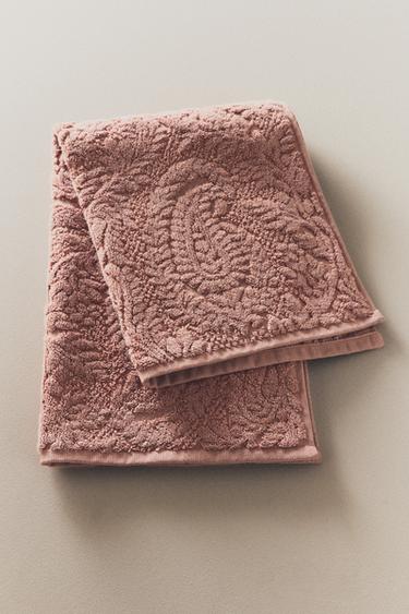 PAISLEY JACQUARD BATH MAT - Pale pink by Zara