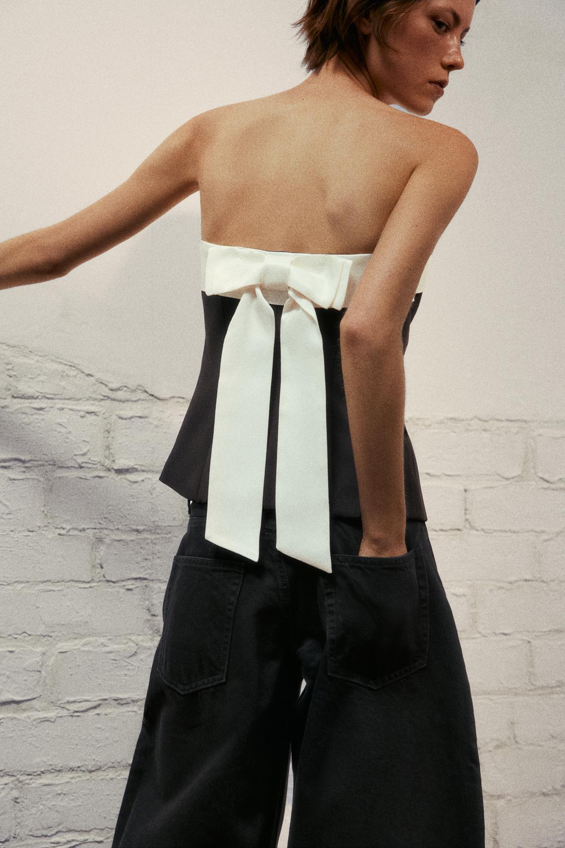 HALTERNECK TOP WITH BOW