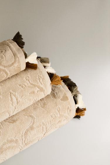 JACQUARD POMPOM BATH TOWEL - Beige by Zara - Image 1