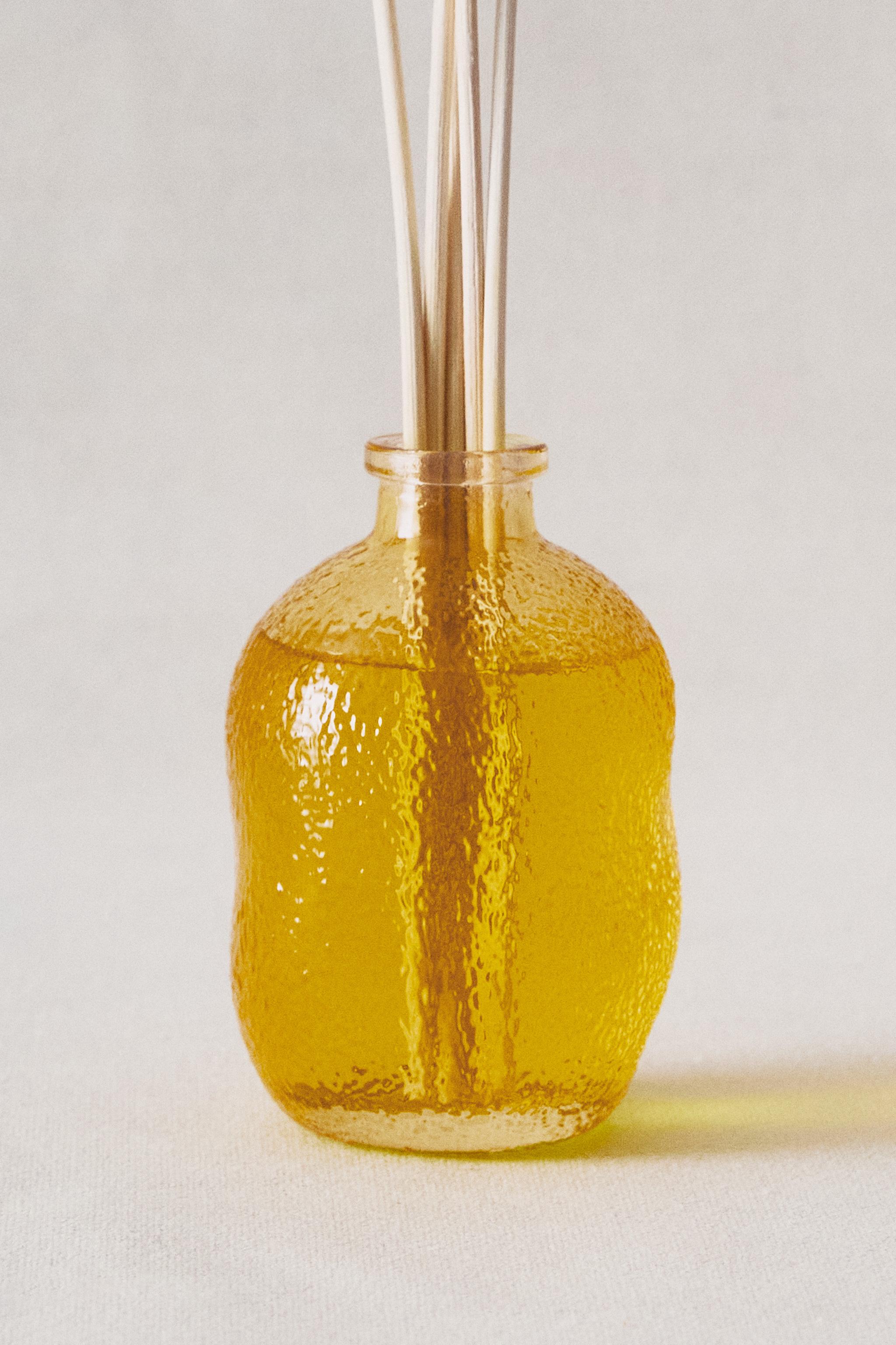 リードディフューザー GINGER LEMON (180 ML) - パステルイエロー