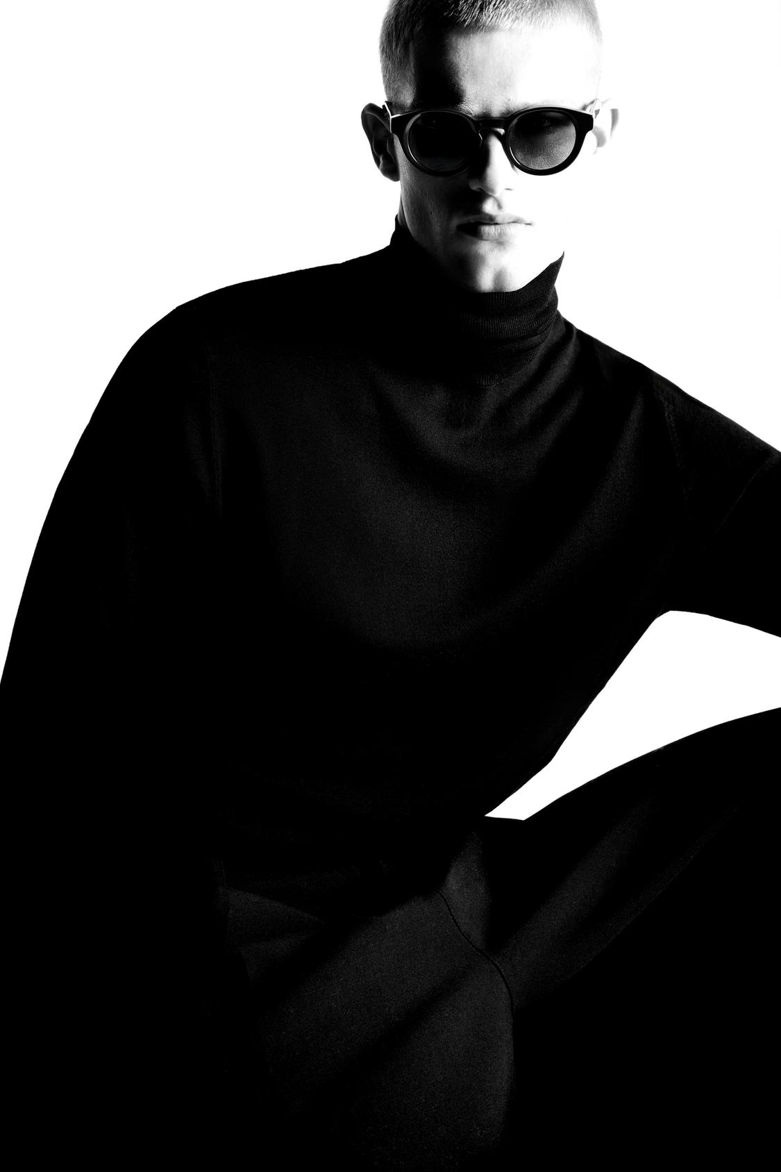 КРУГЛЫЕ СОЛНЦЕЗАЩИТНЫЕ ОЧКИ ZARA