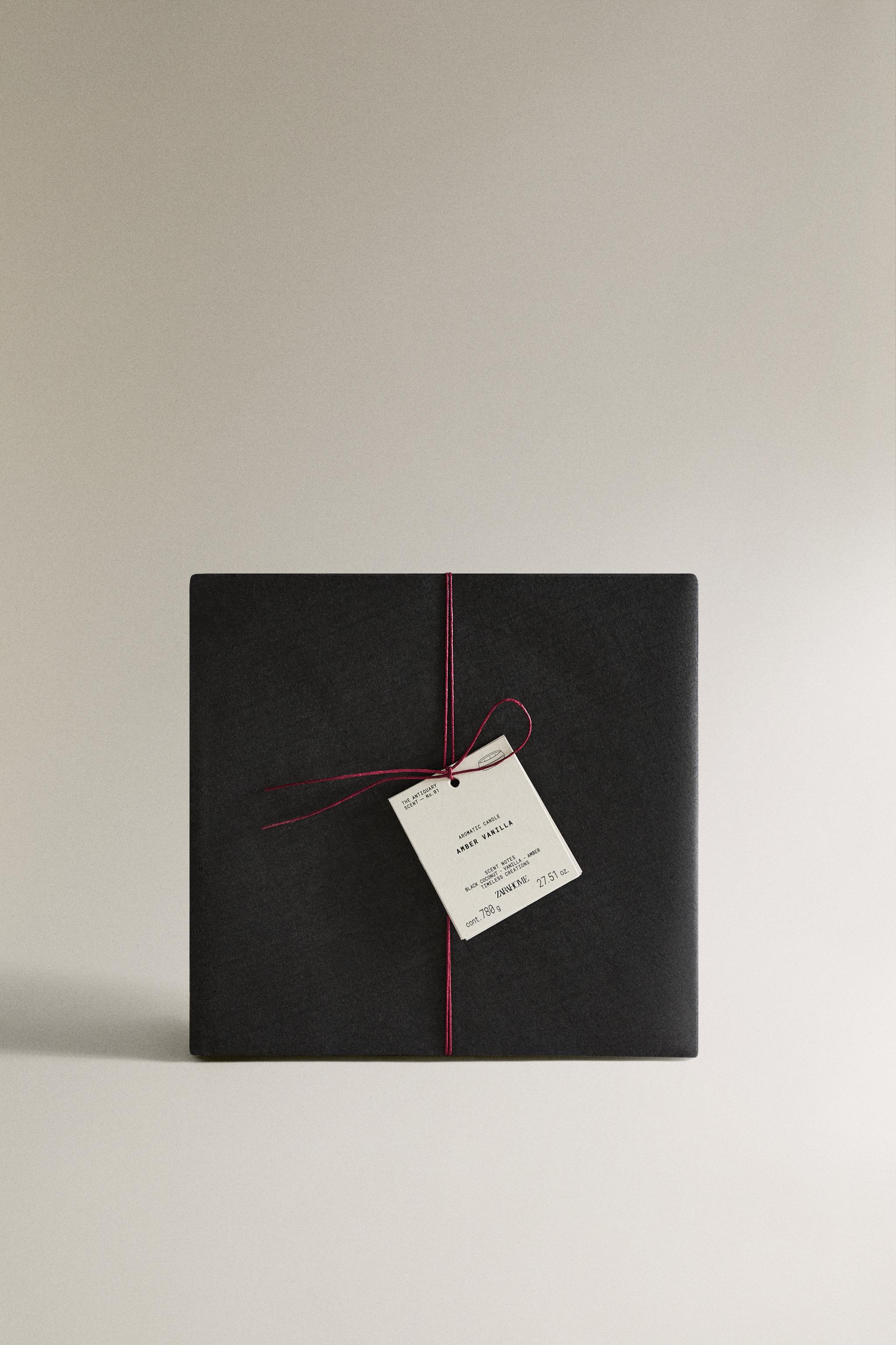 (780 G) AMBER VANILLA SCENTED CANDLE