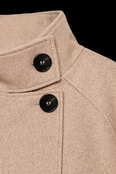 CHAQUETA CORTA CUELLO SUBIDO - Tostado de Zara