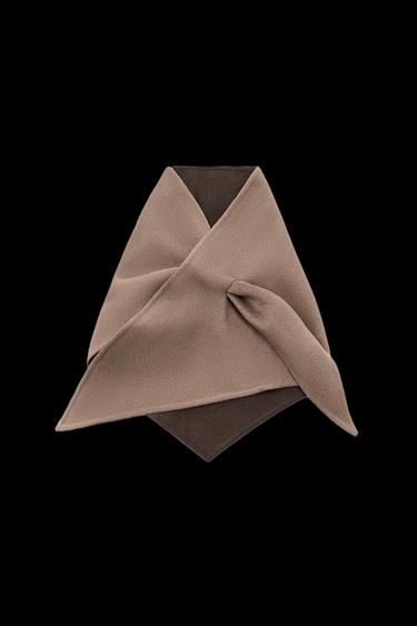 REVERSIBLE TRIANGULAR WOOL BANDANA - Mid-camel by Zara - Image 0