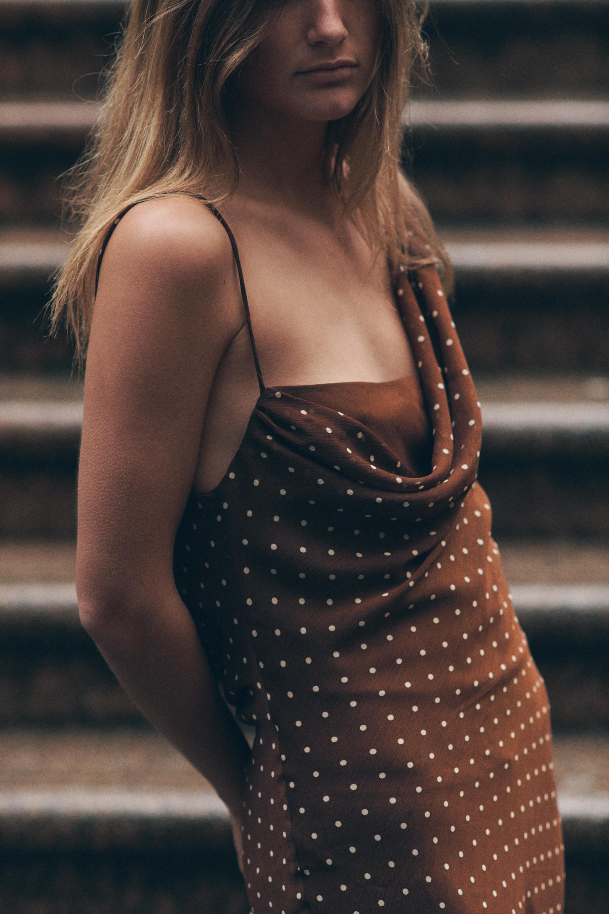 ZARA ドット柄 ネックレスなし ノースリーブ ワンピース ZARA ドット柄 ネックレスなし ノースリーブ ワンピース ZARA