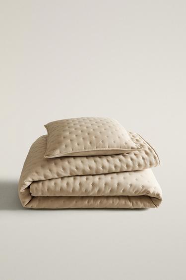 SOLID COLOUR RAISED-DOT QUILT - Beige by Zara