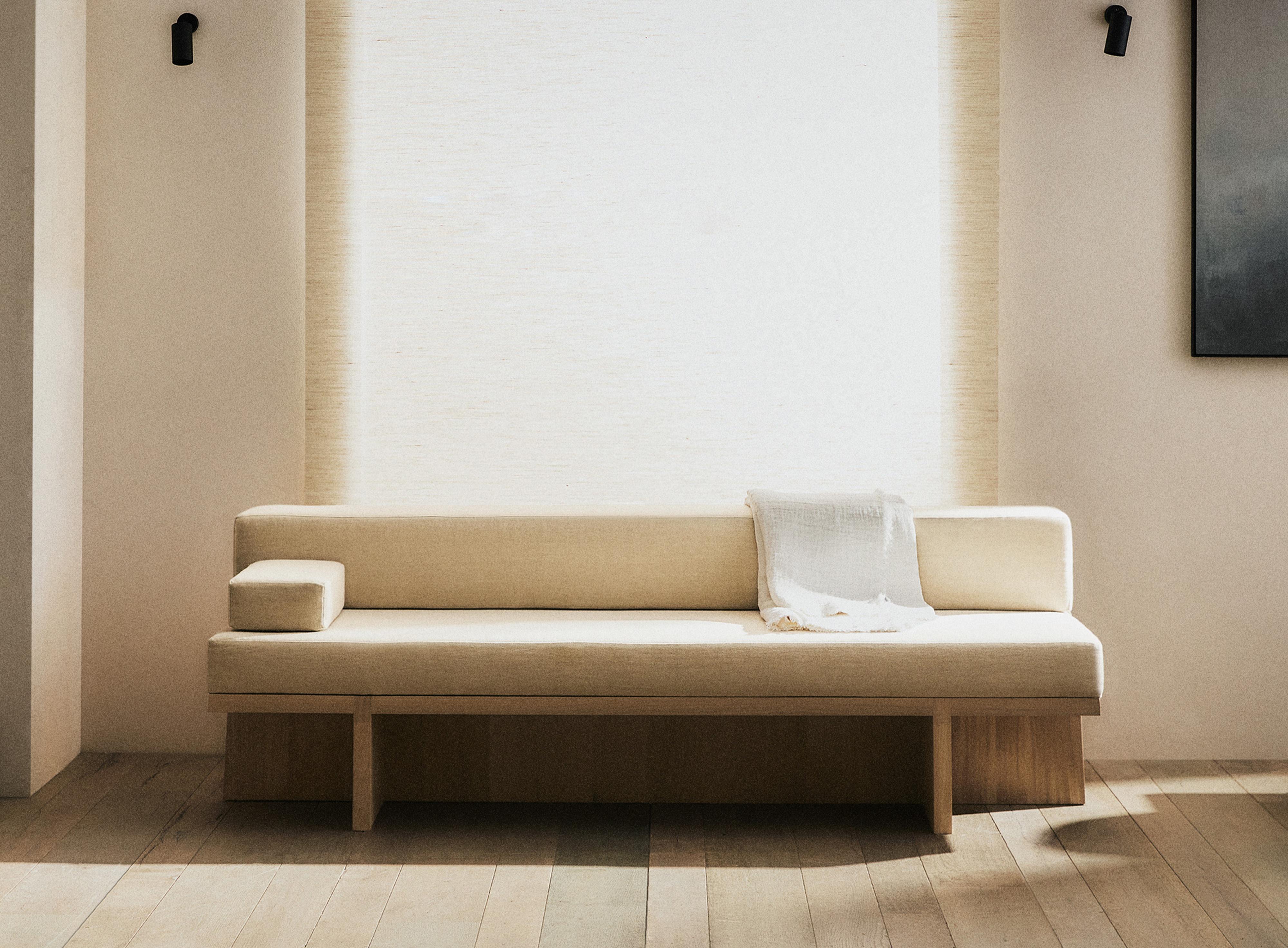 DAYBED 01 — Light beige