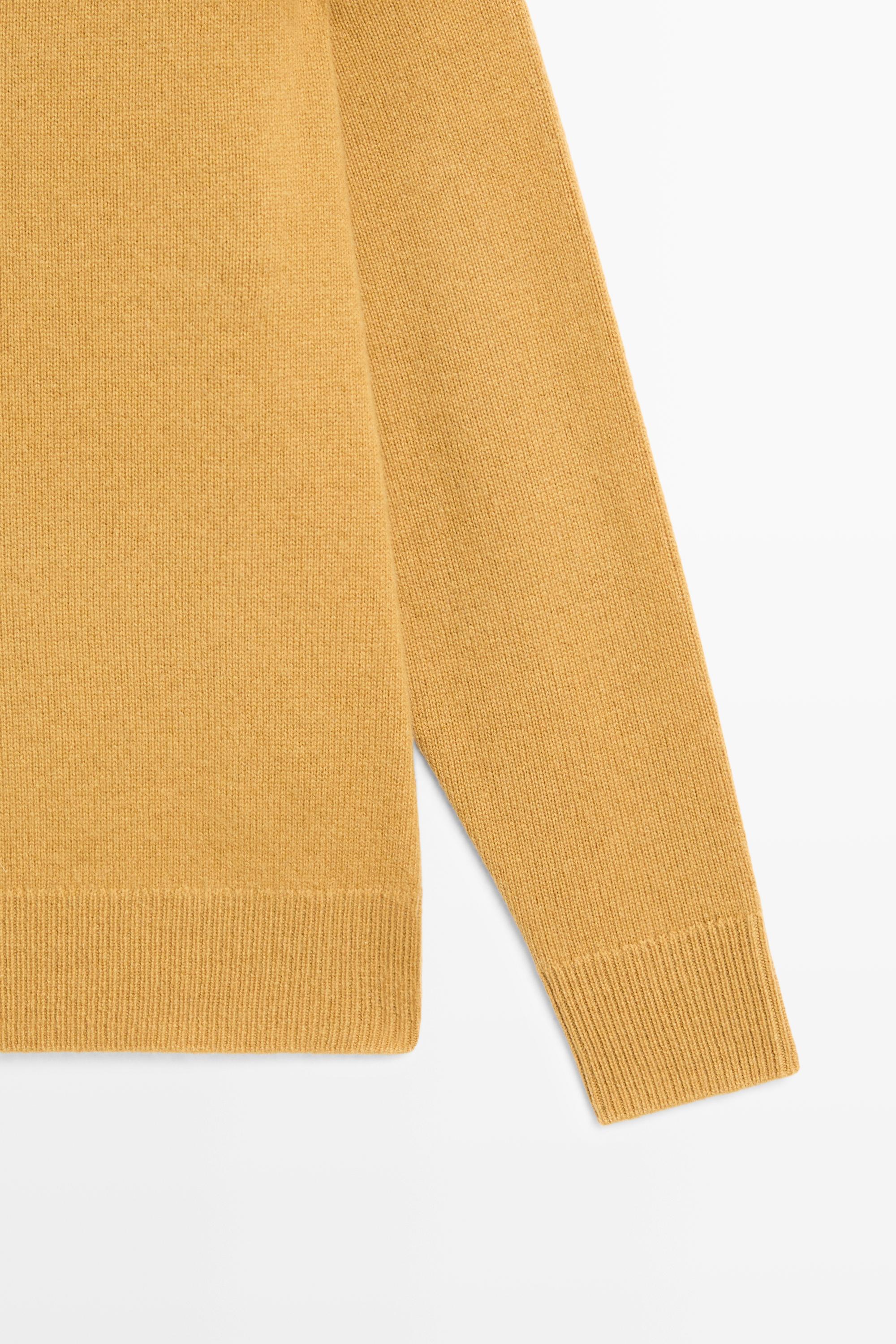 100% cashmere oversize knit sweater