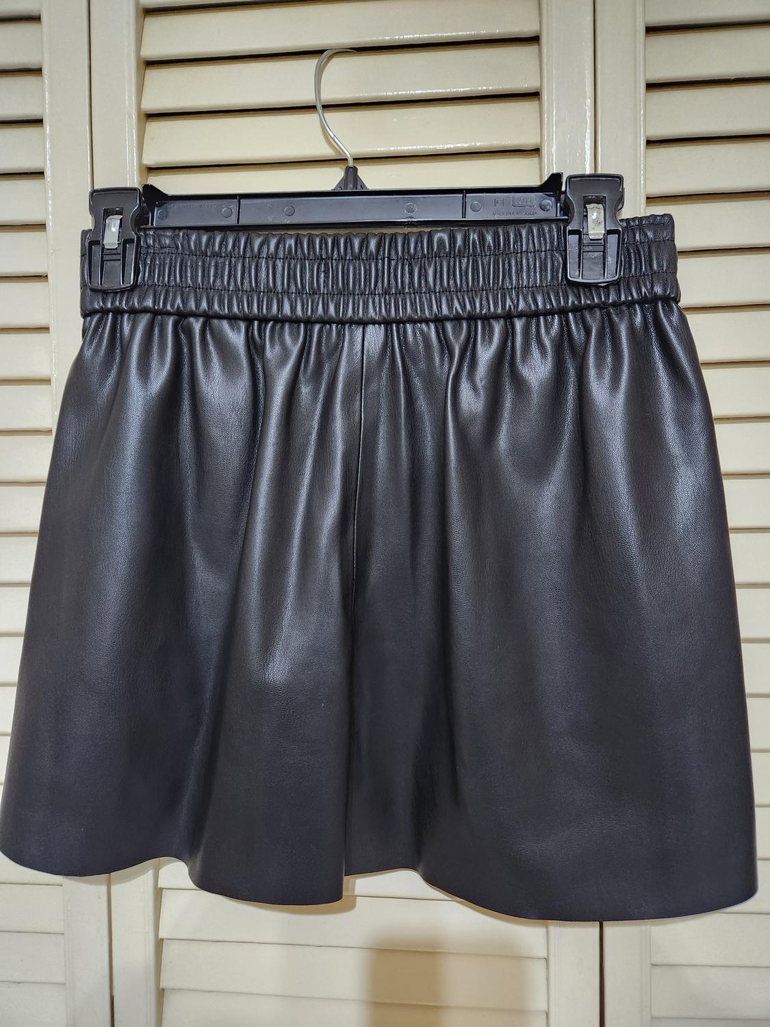 FAUX LEATHER BOXER SHORTS - Image 2