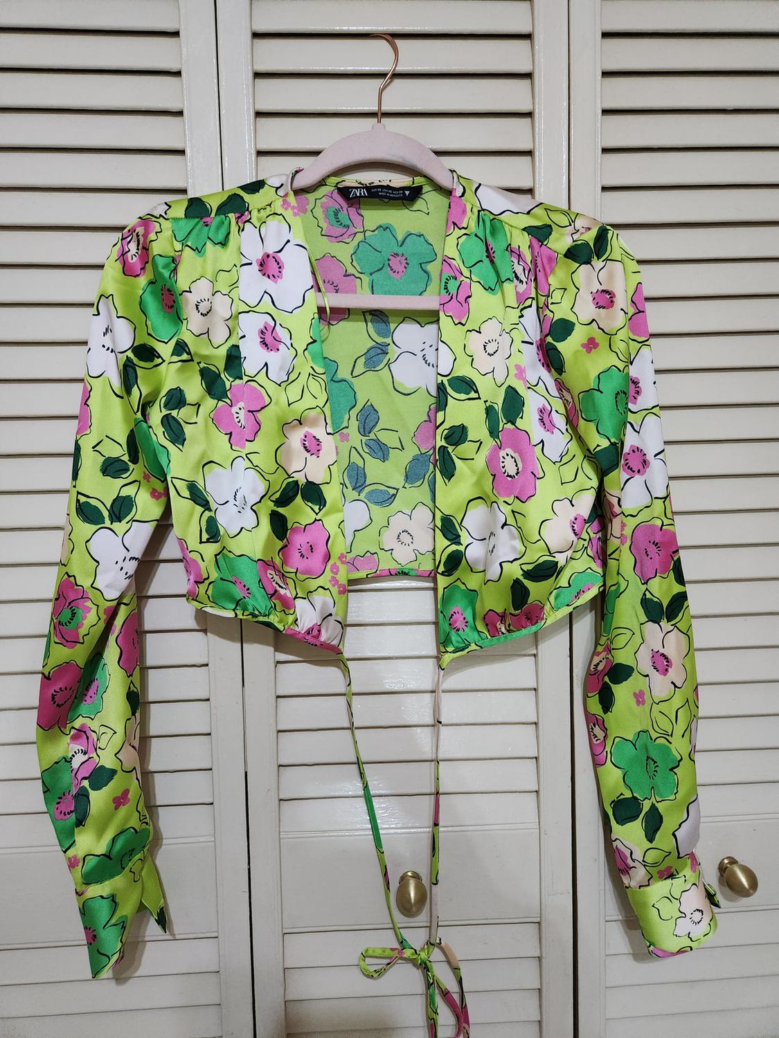 FLORAL SATIN EFFECT TOP