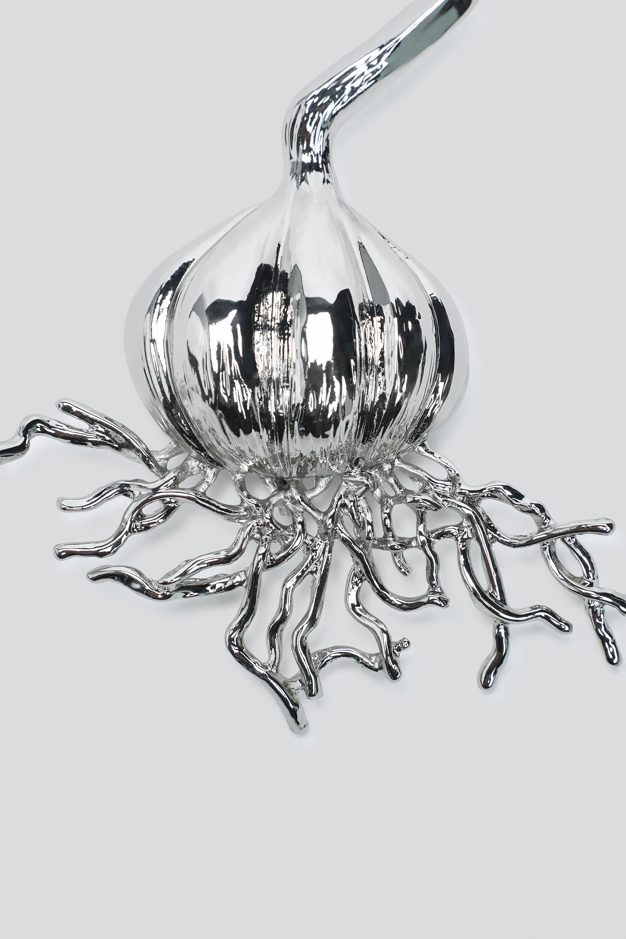 METALLIC VEGETABLE BROOCH