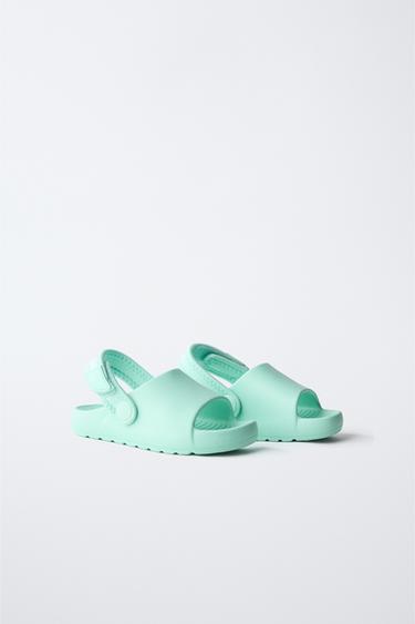 GUMMIERTE PANTOLETTE - Grün von Zara