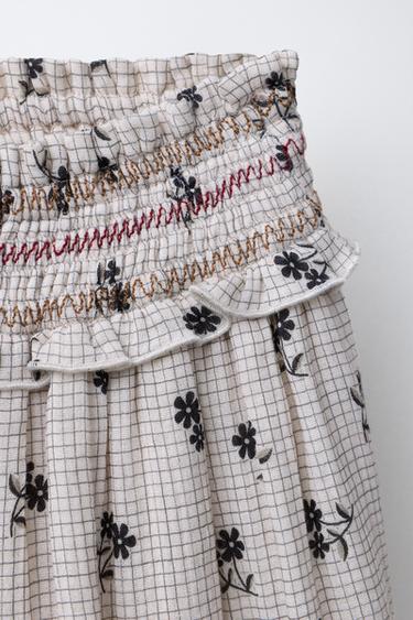 JUPE À CARREAUX IMPRIMÉ FLEURS - Écru / Noir de Zara - Image 2