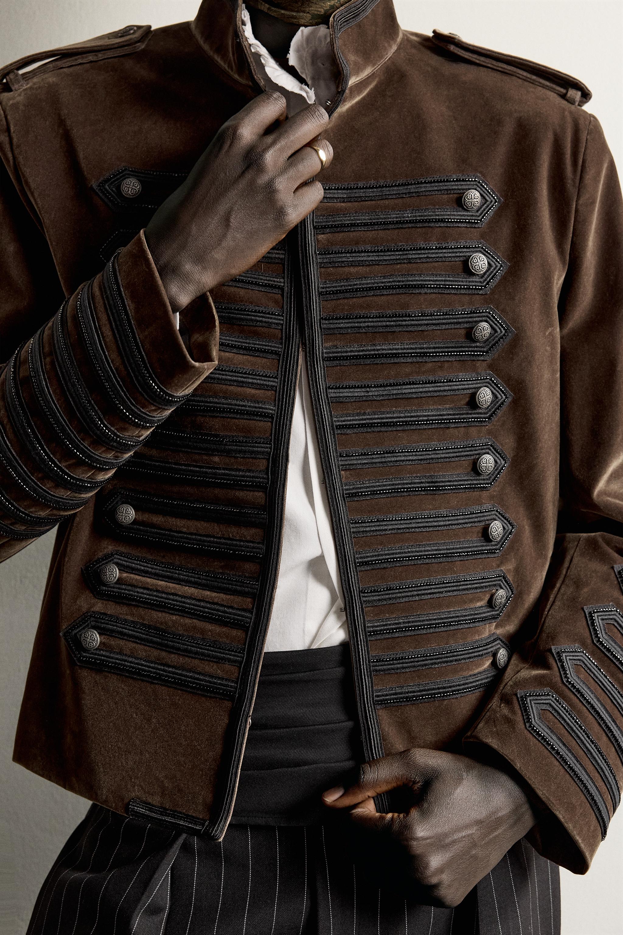 CROPPED FIT BLAZER WITH CONTRAST FROG FASTENING