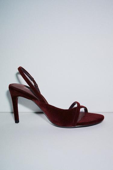 SANDALEN MET HAK EN FLUWEEL EFFECT - Bordeauxrood van Zara