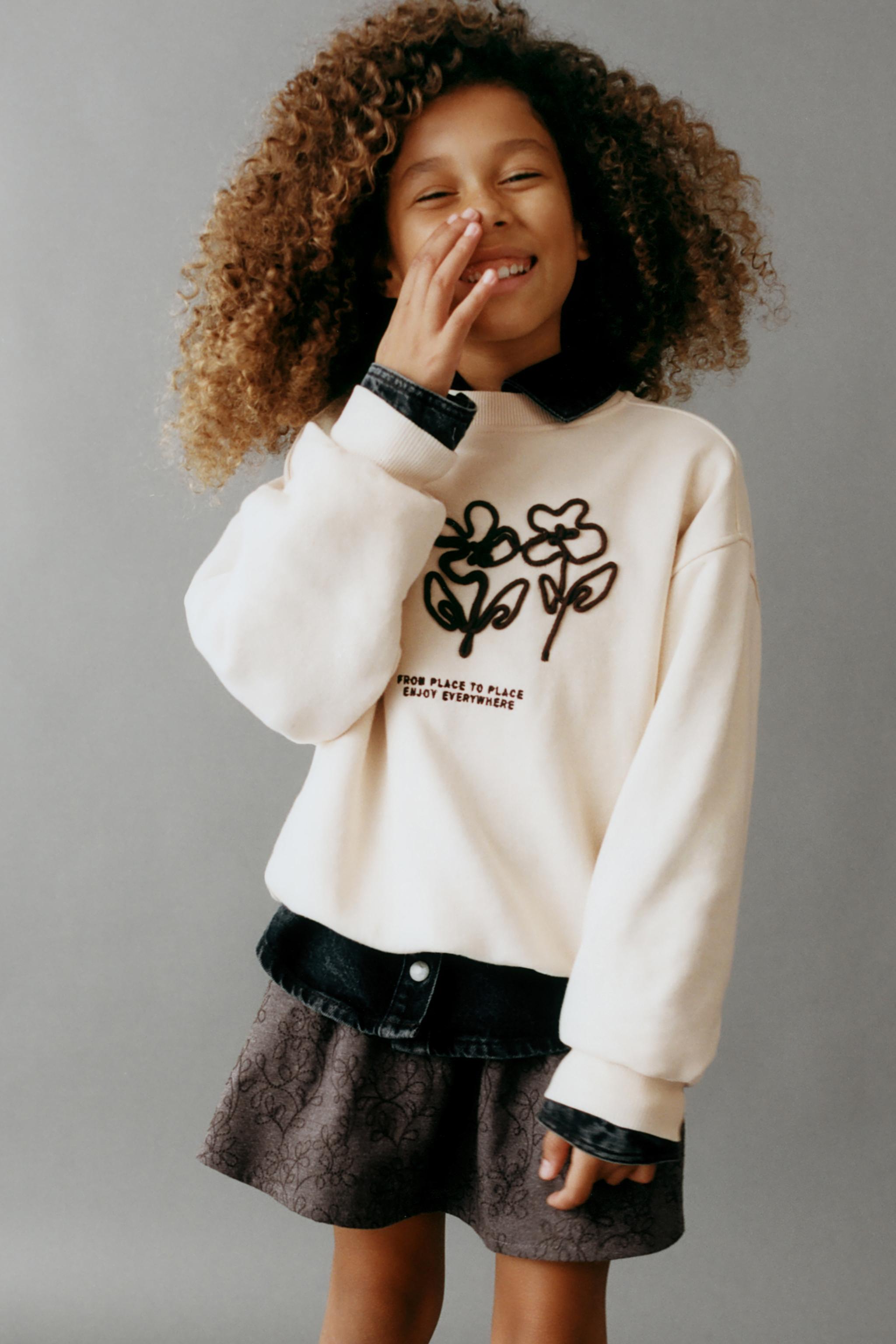 EMBROIDERED DRAWSTRING SWEATSHIRT