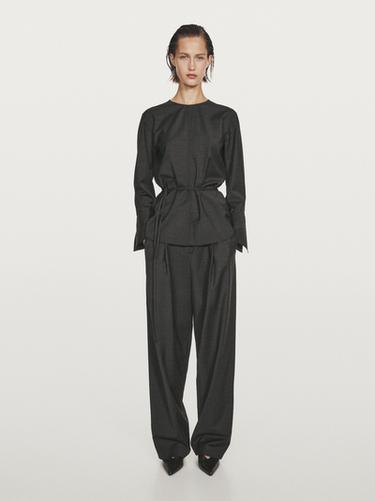 Blouse en laine mélangée avec ceinture - Noir de Zara