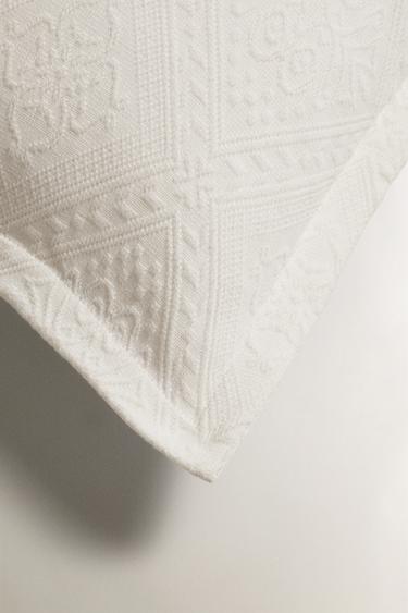 GEOMETRIC PATTERN CUSHION COVER - Ecru by Zara - Image 4